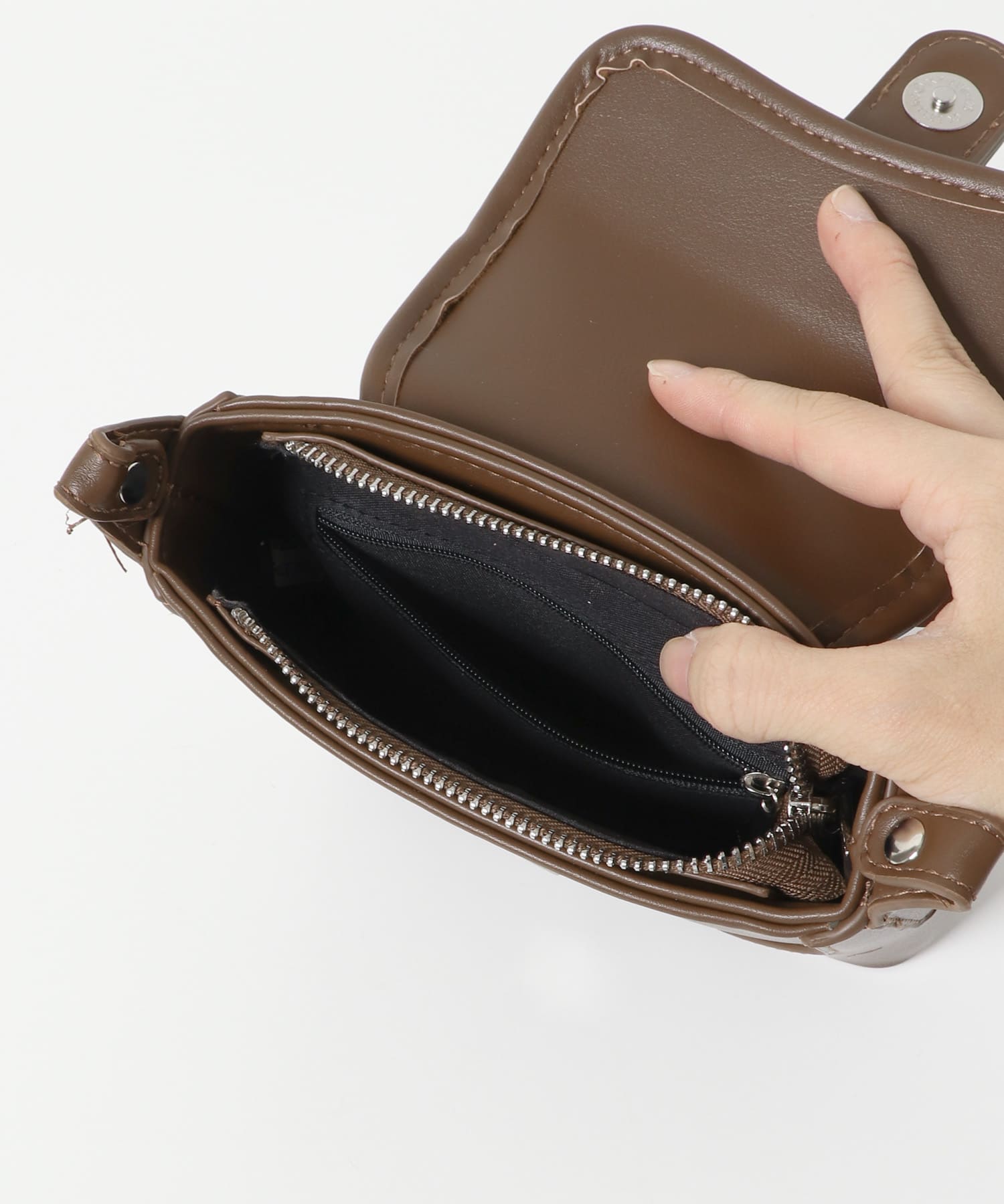 ベルト付フラップショルダーバッグ BROWN -