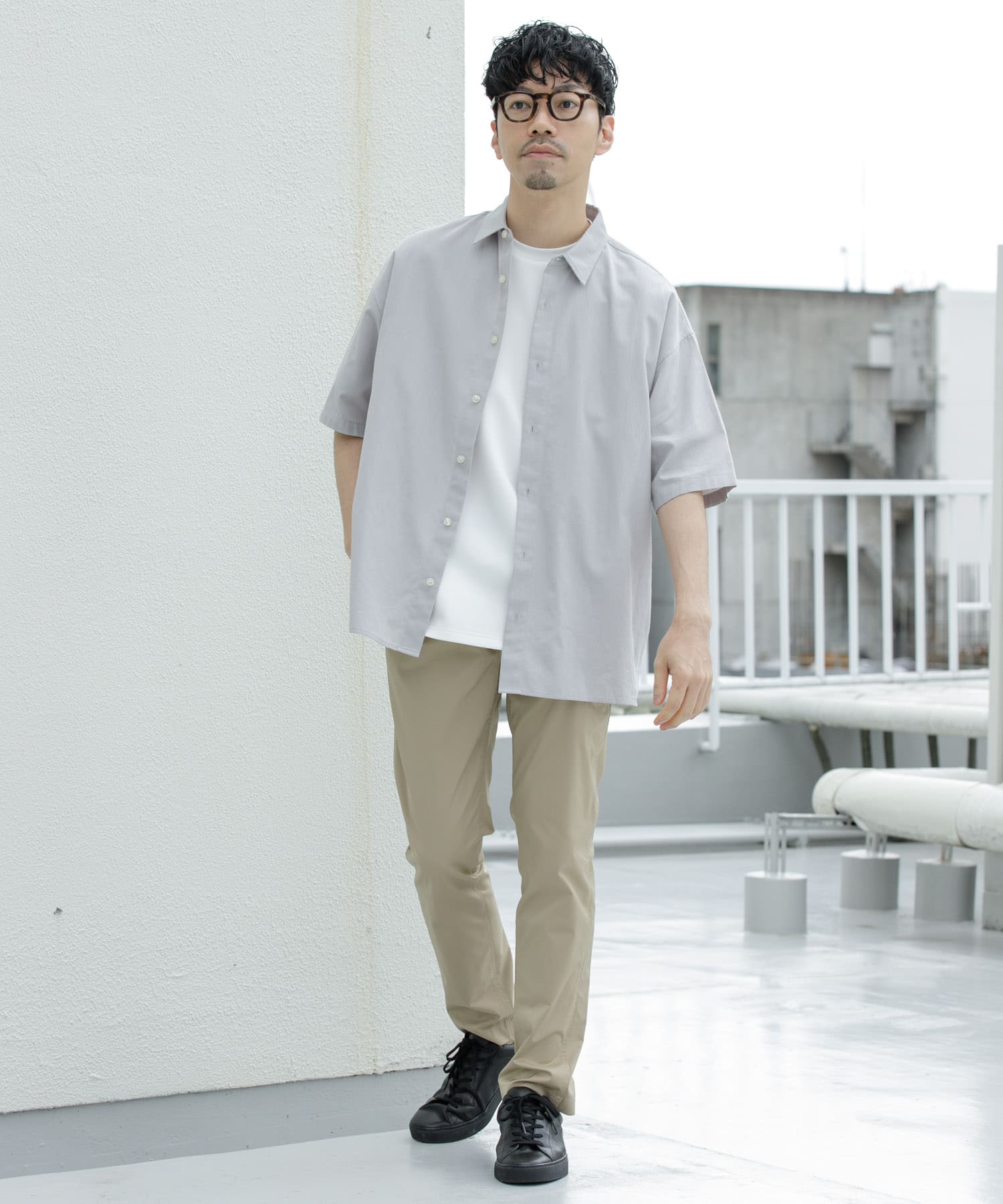 GRAY