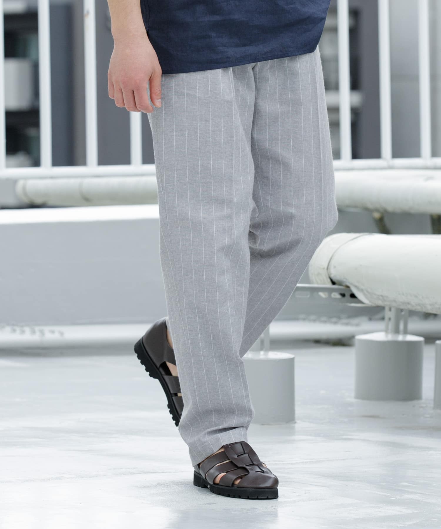 『WEB限定』綿麻ストライプリラックステーパードパンツ