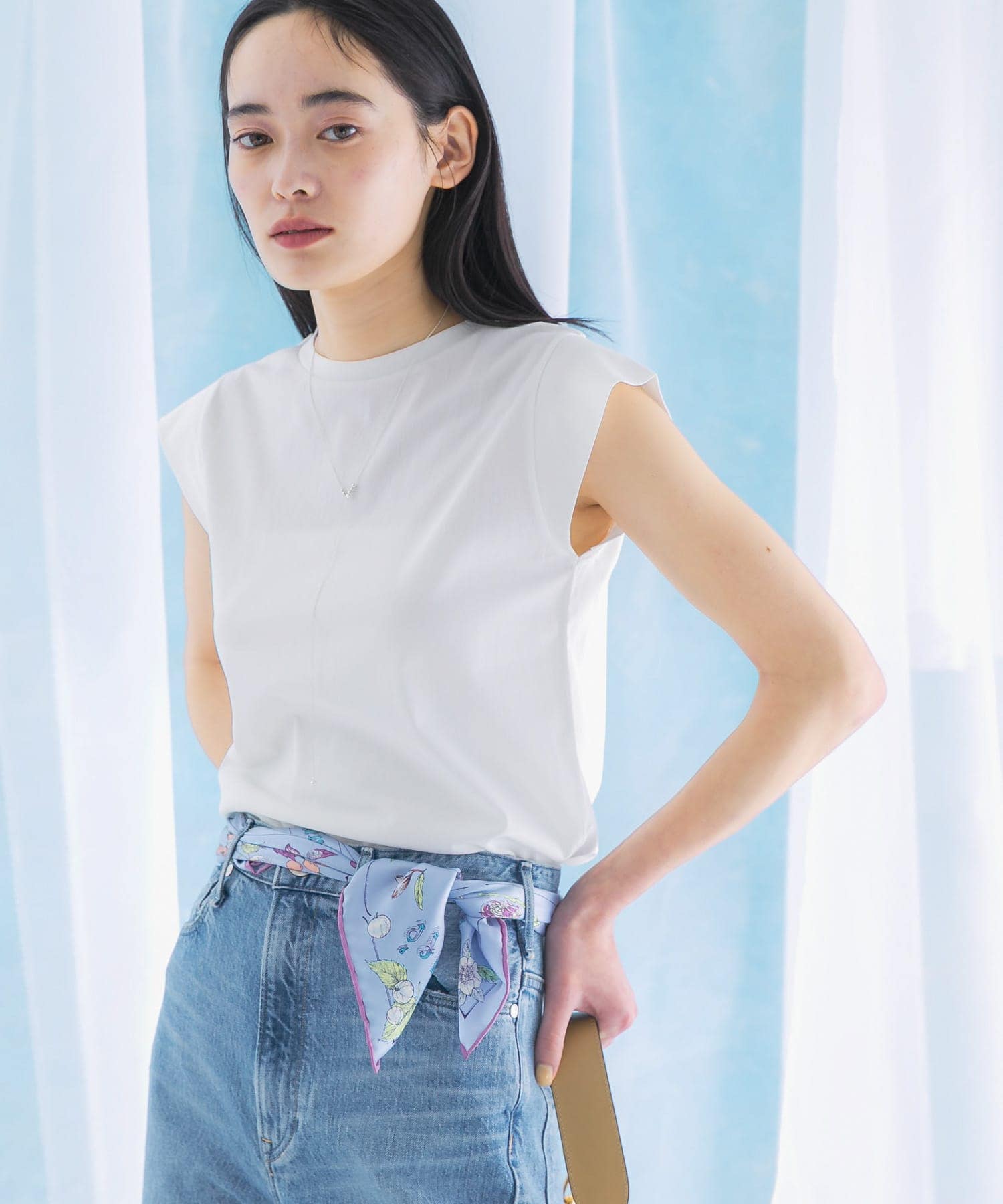 OFF WHITE
