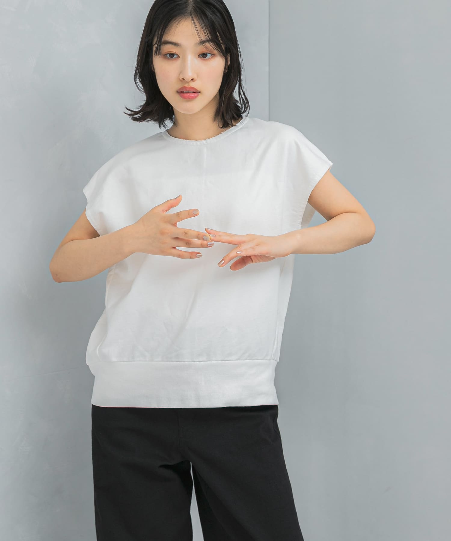 OFF WHITE
