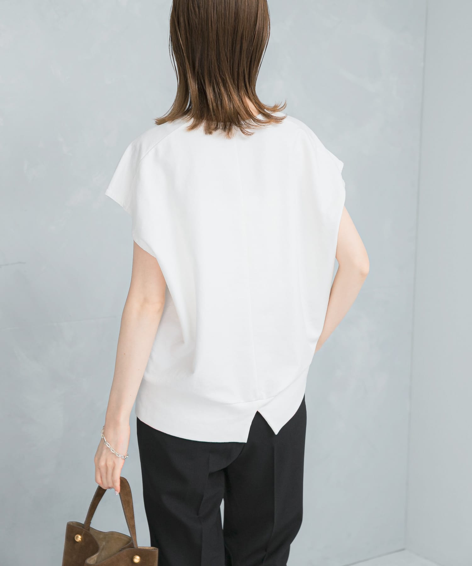 OFF WHITE