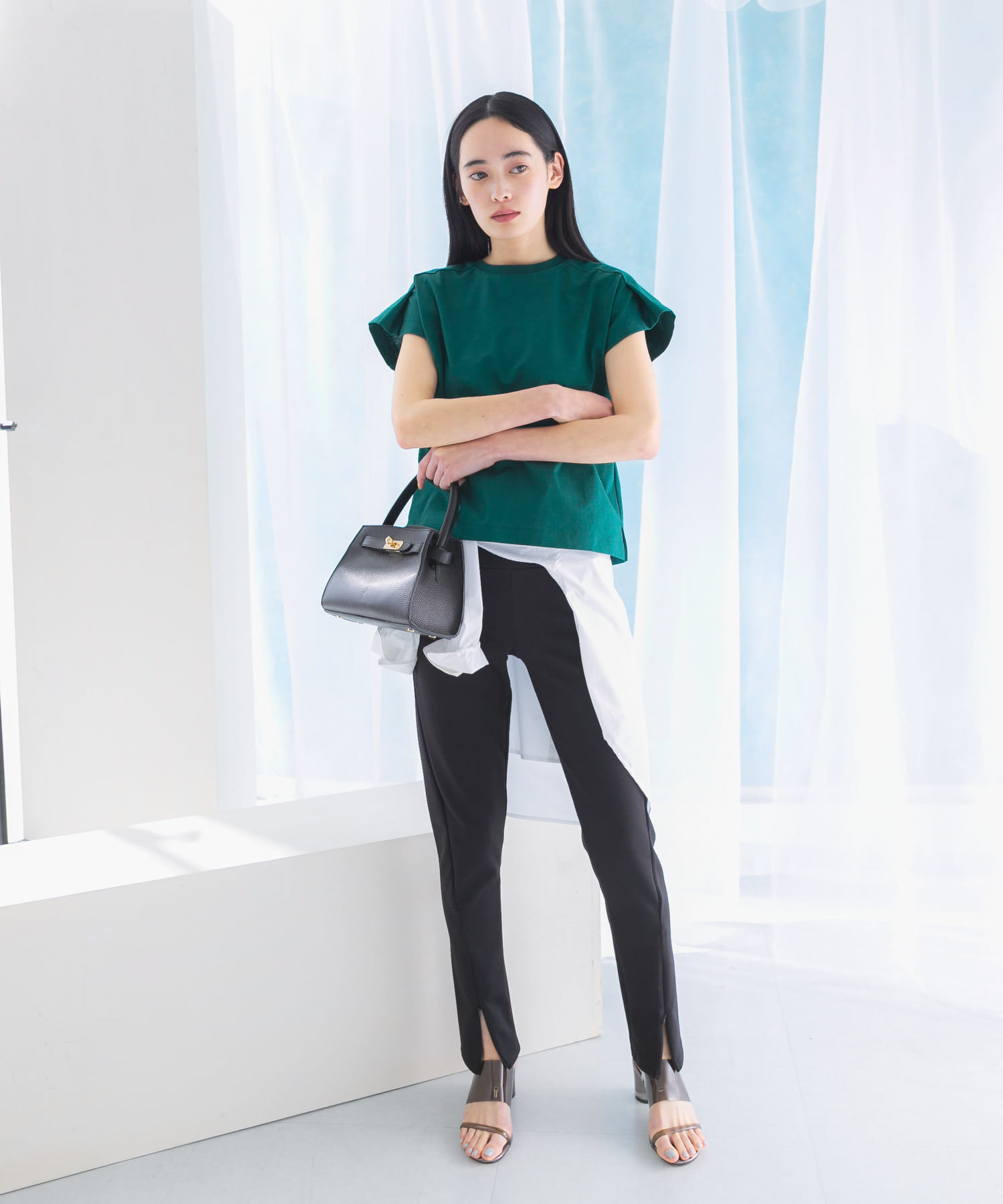 GREEN
