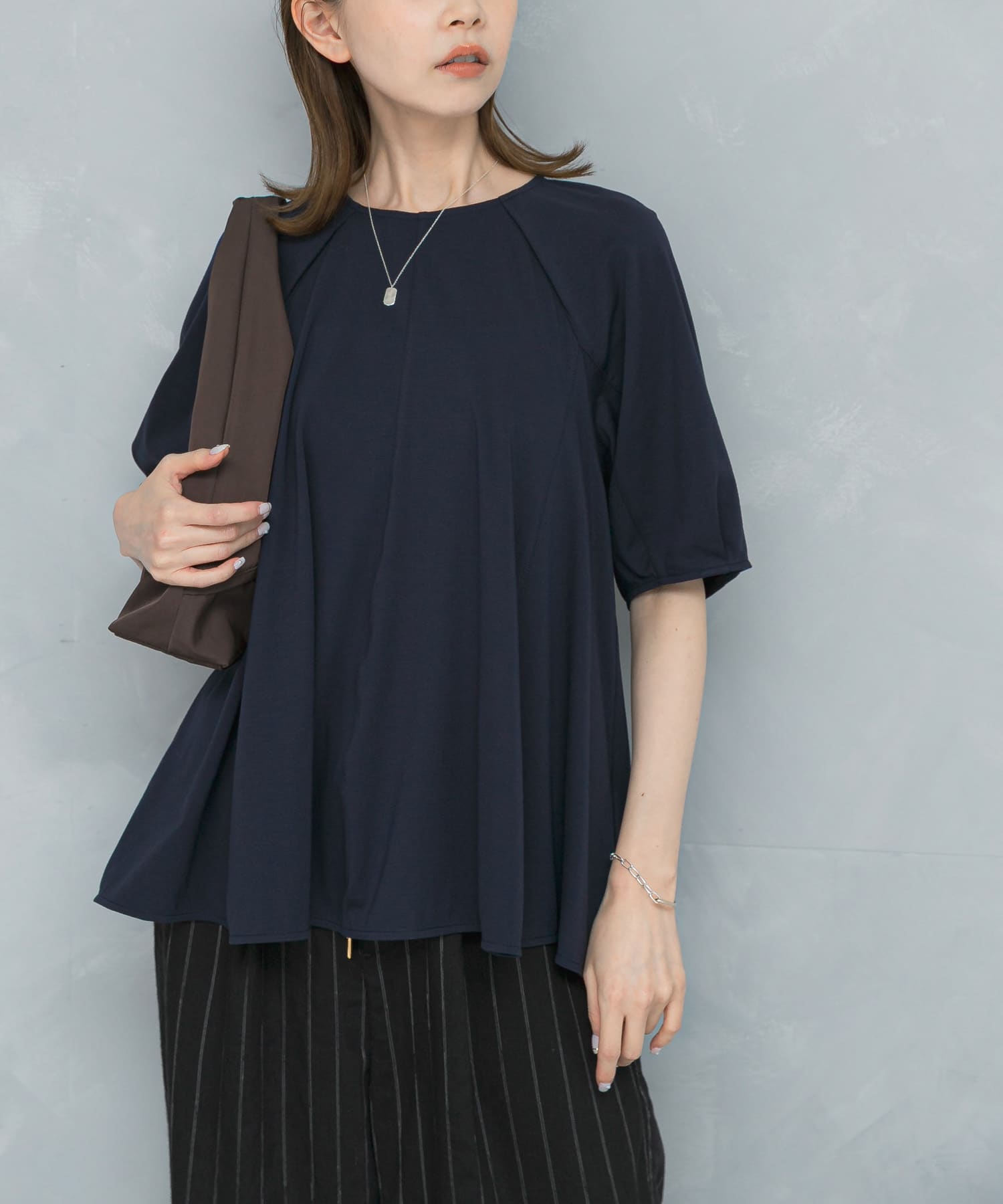 クールタッチフレアポンチプルオーバー