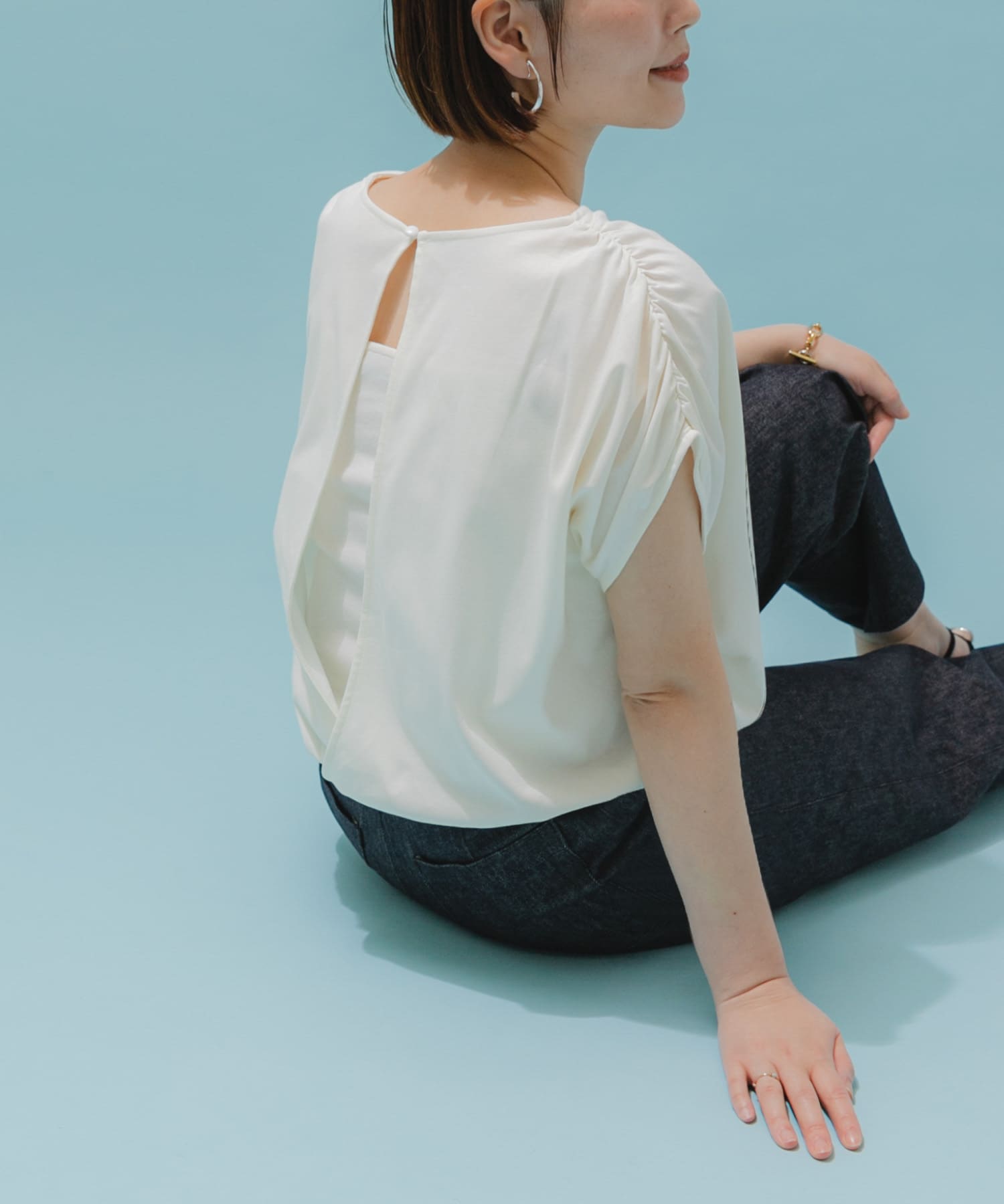 OFF WHITE