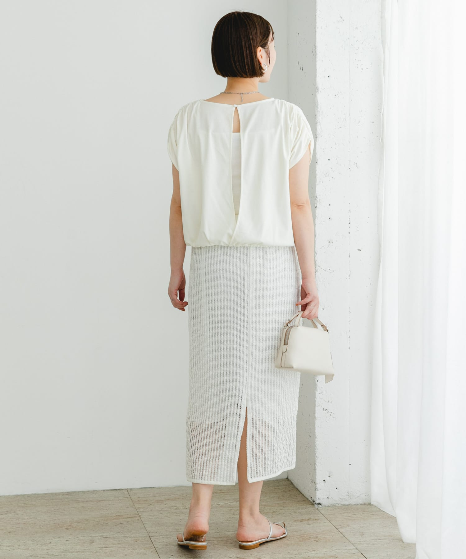 OFF WHITE
