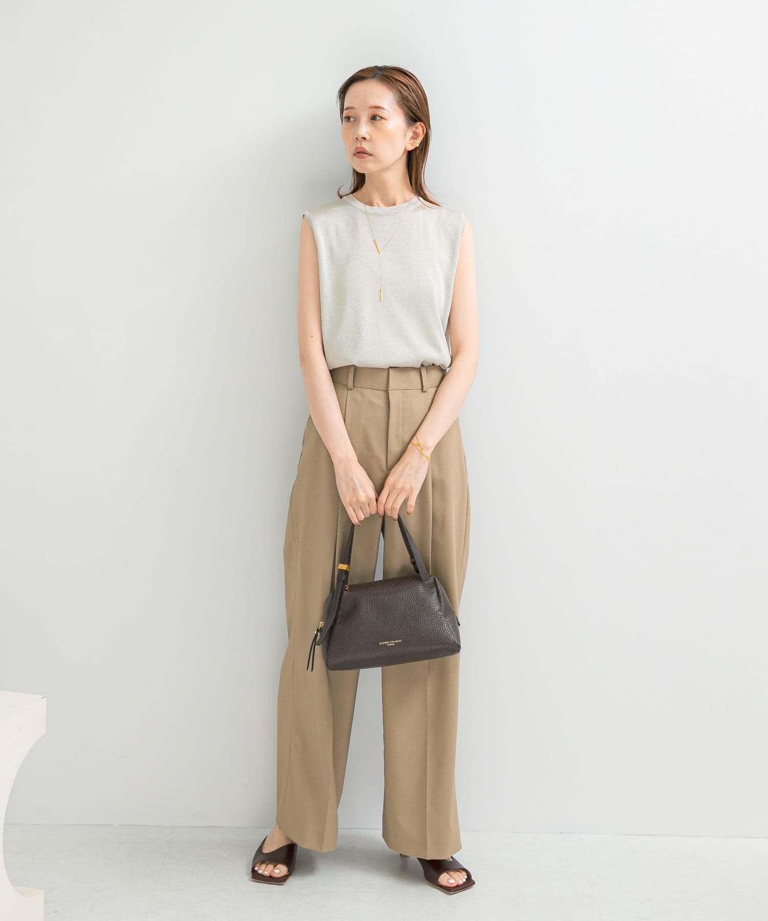 L/BEIGE