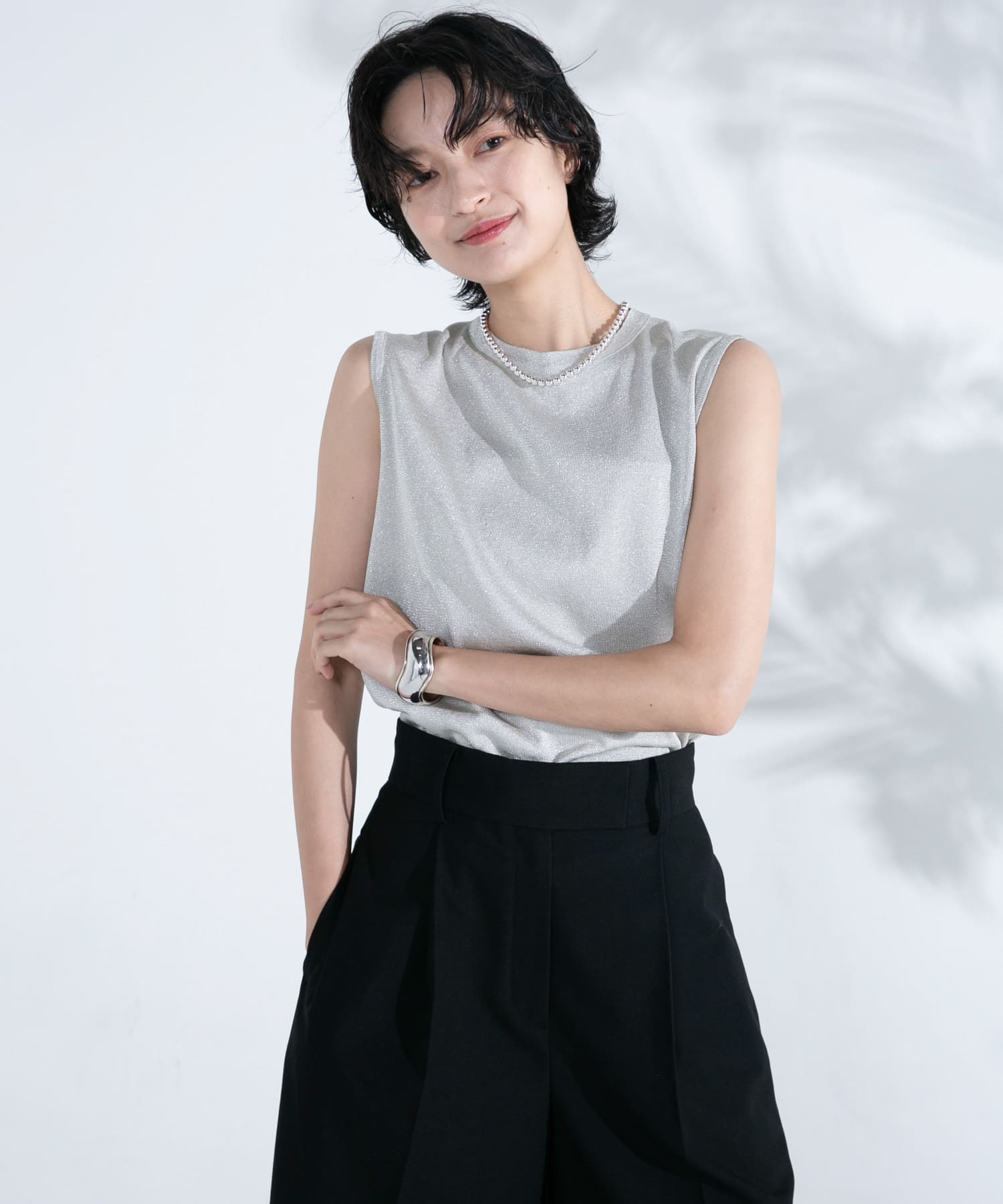 ブライトヤーンノースリーブニット