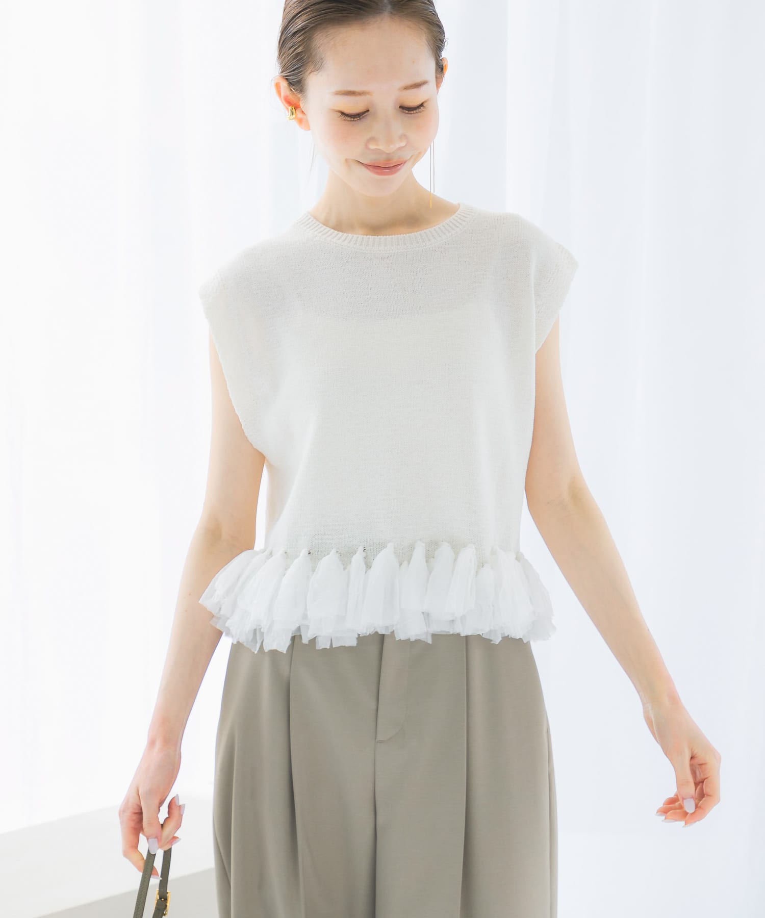 OFF WHITE