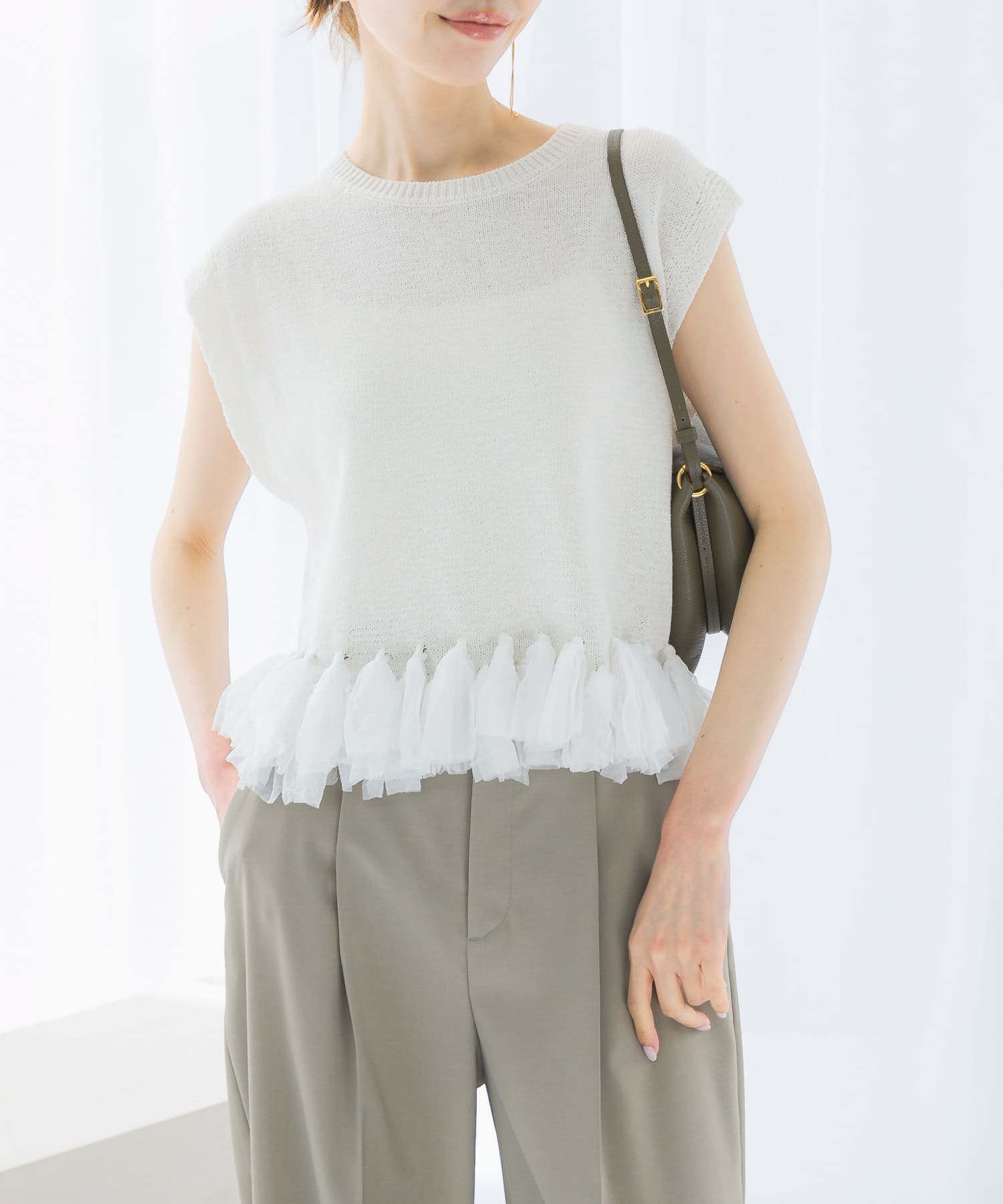 OFF WHITE