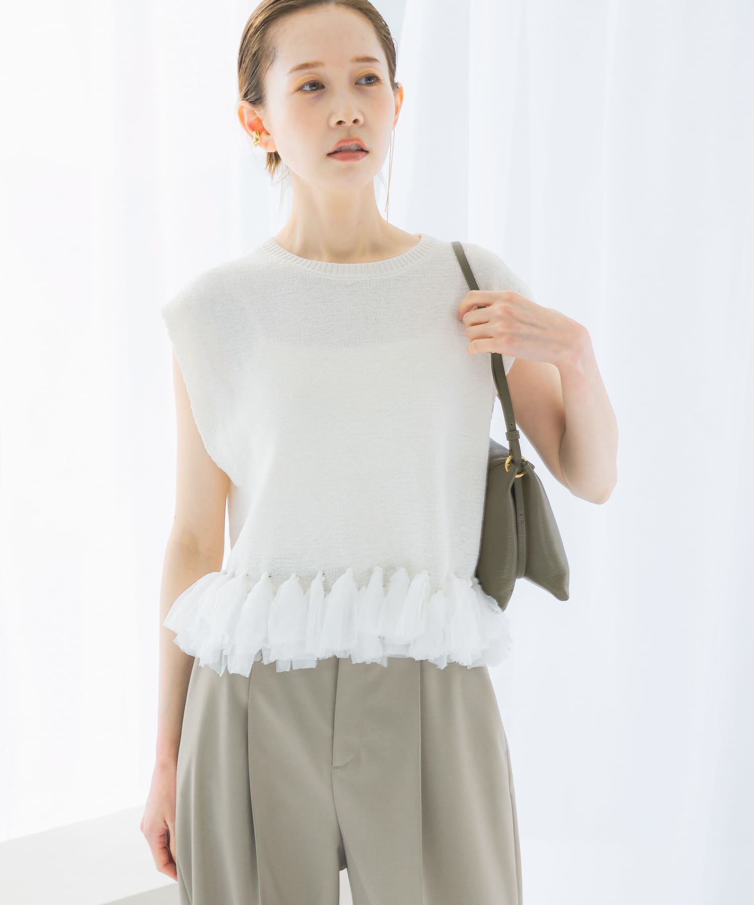 OFF WHITE