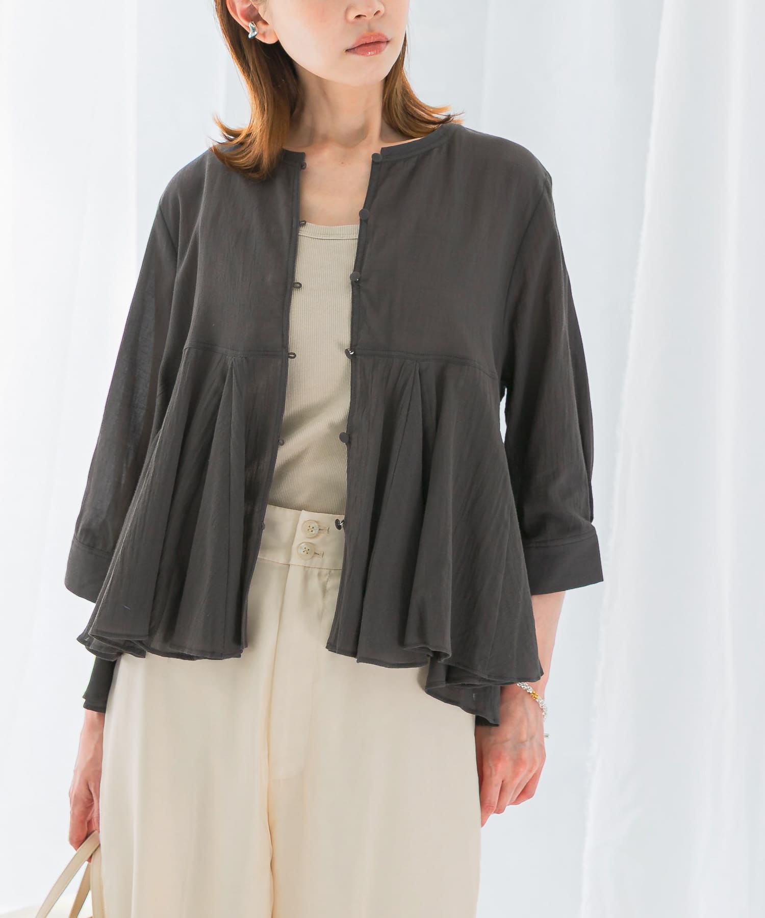 ペプラムギャザーシャツブラウス