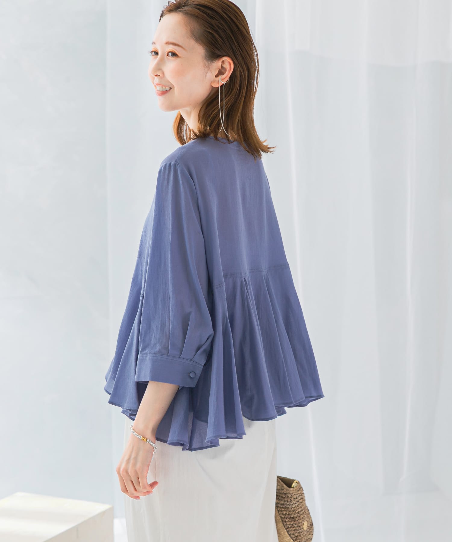 ペプラムギャザーシャツブラウス
