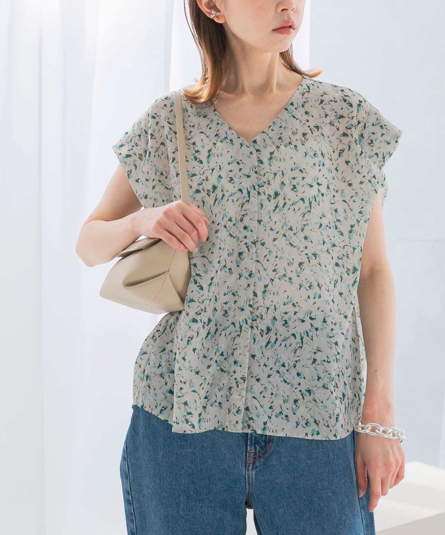 フラワープリントブラウス