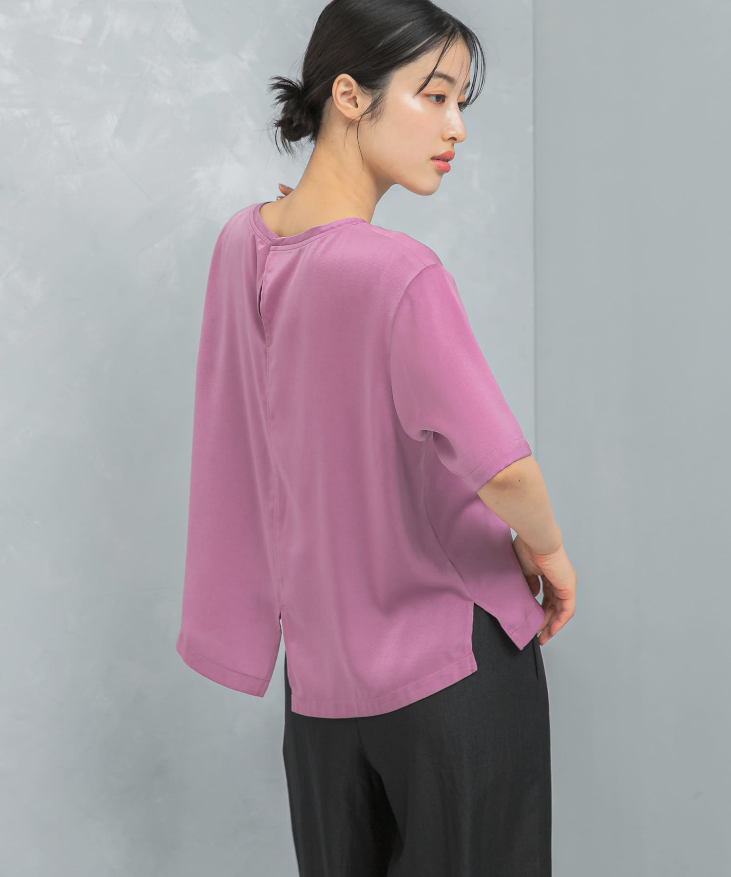 UVカットサテンブラウス