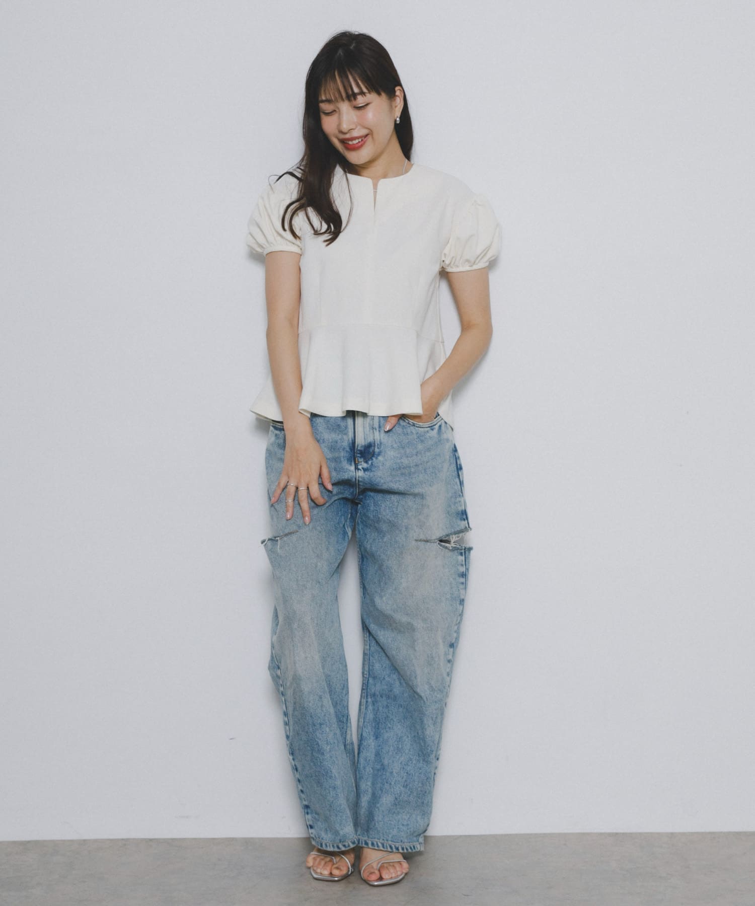 OFF WHITE