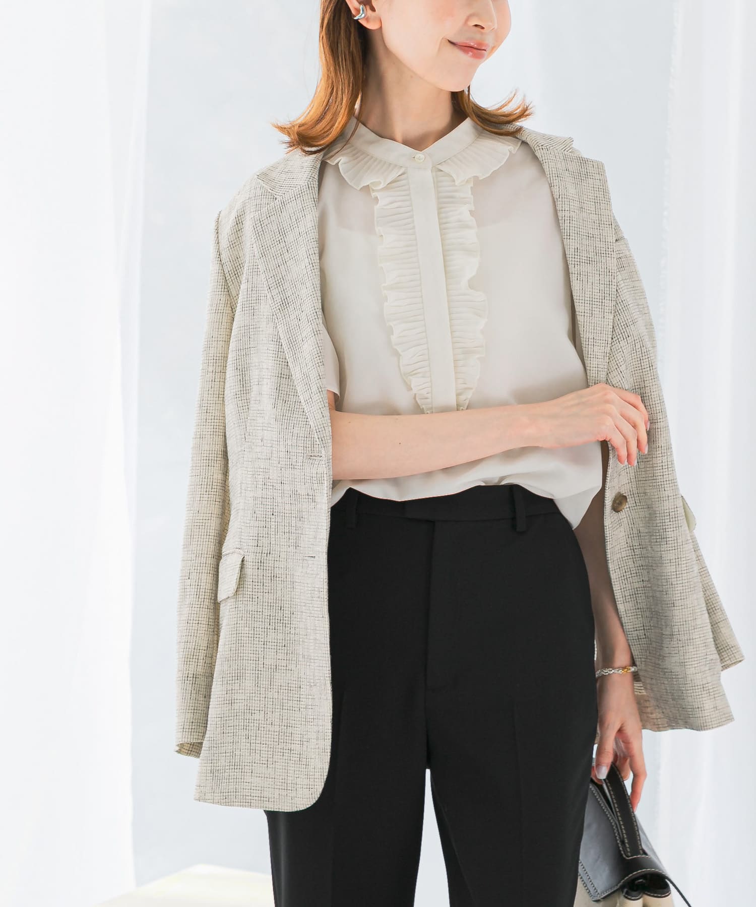 フリルデザイン5分袖シャツブラウス