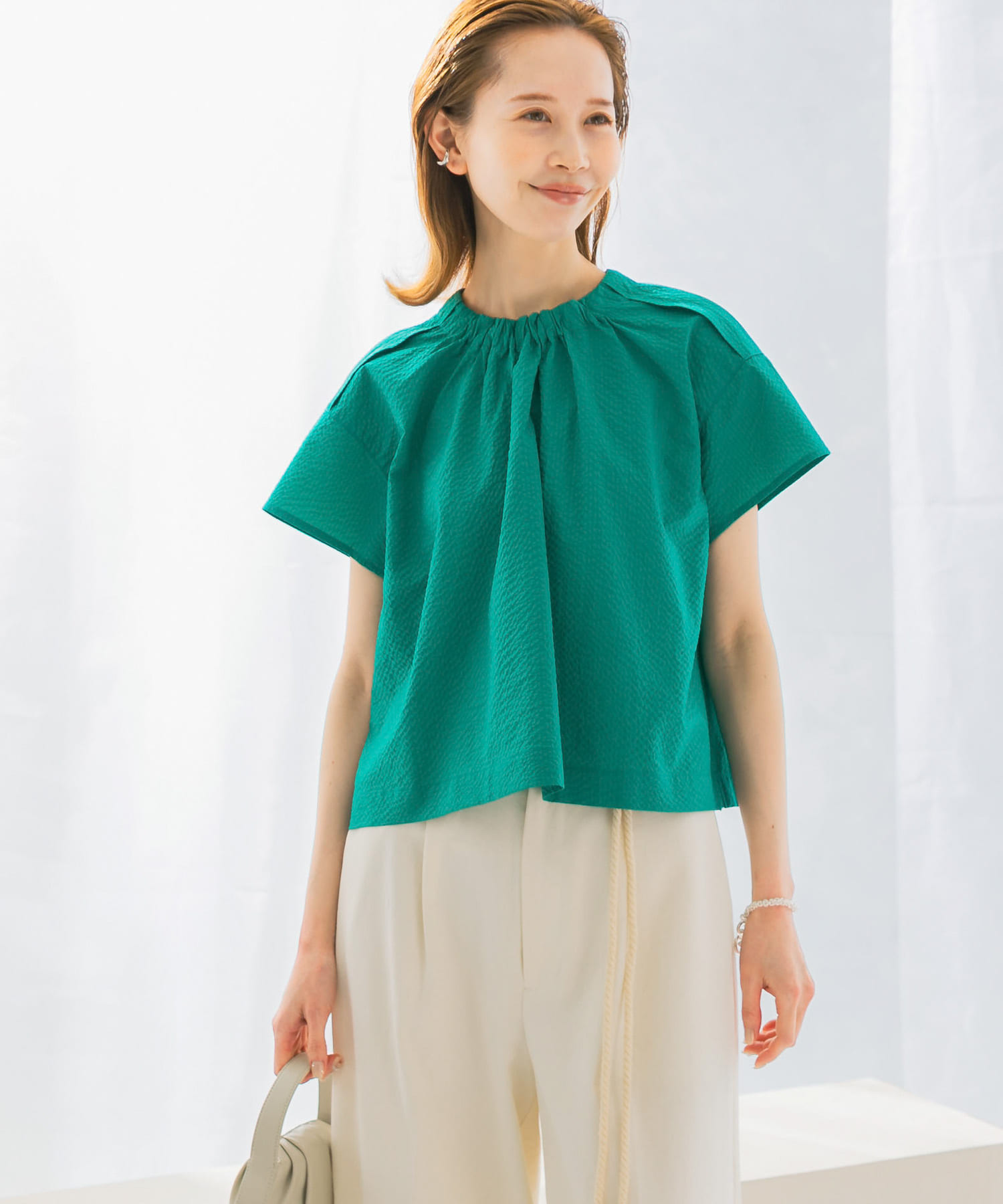 GREEN