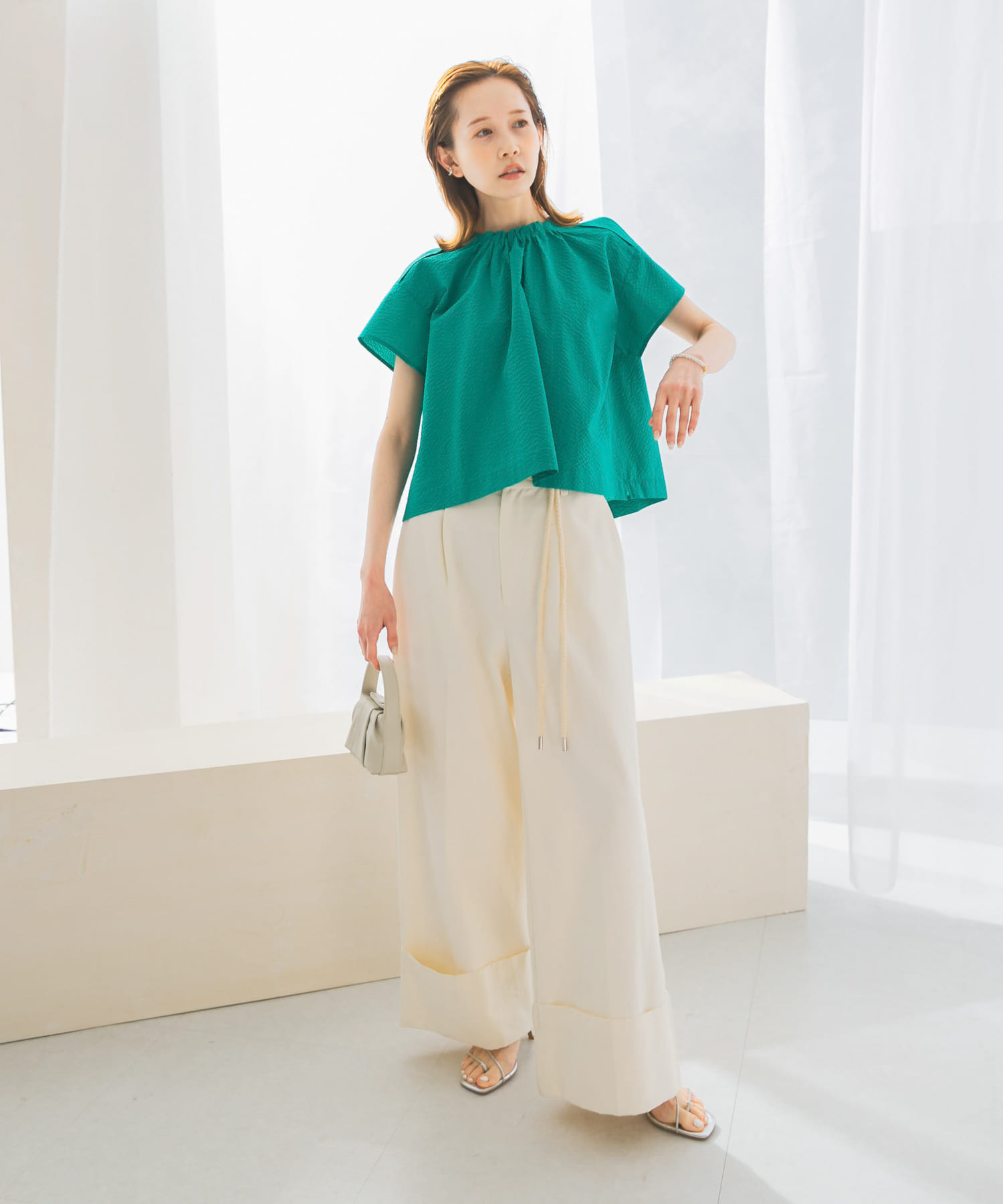 GREEN