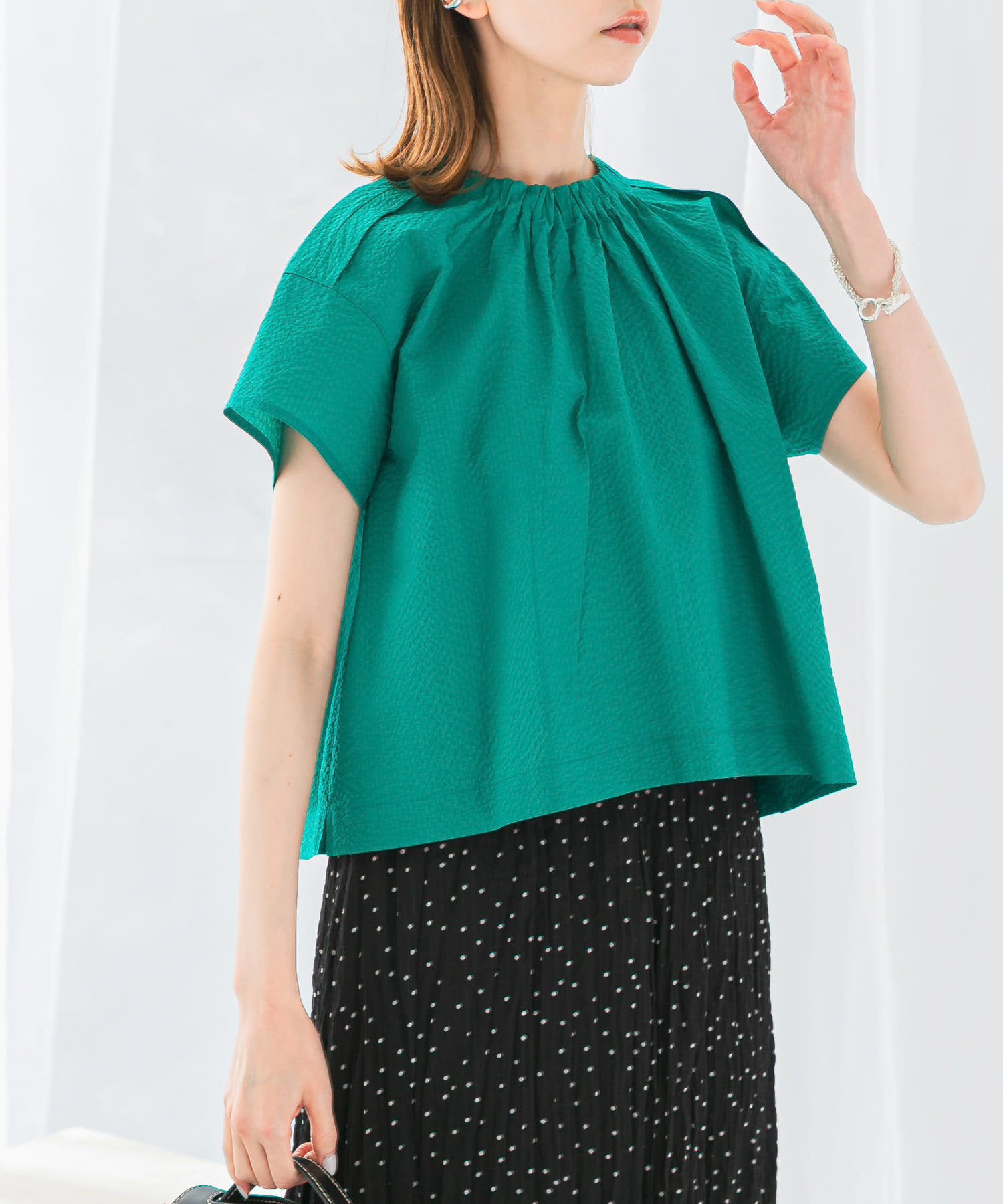 GREEN