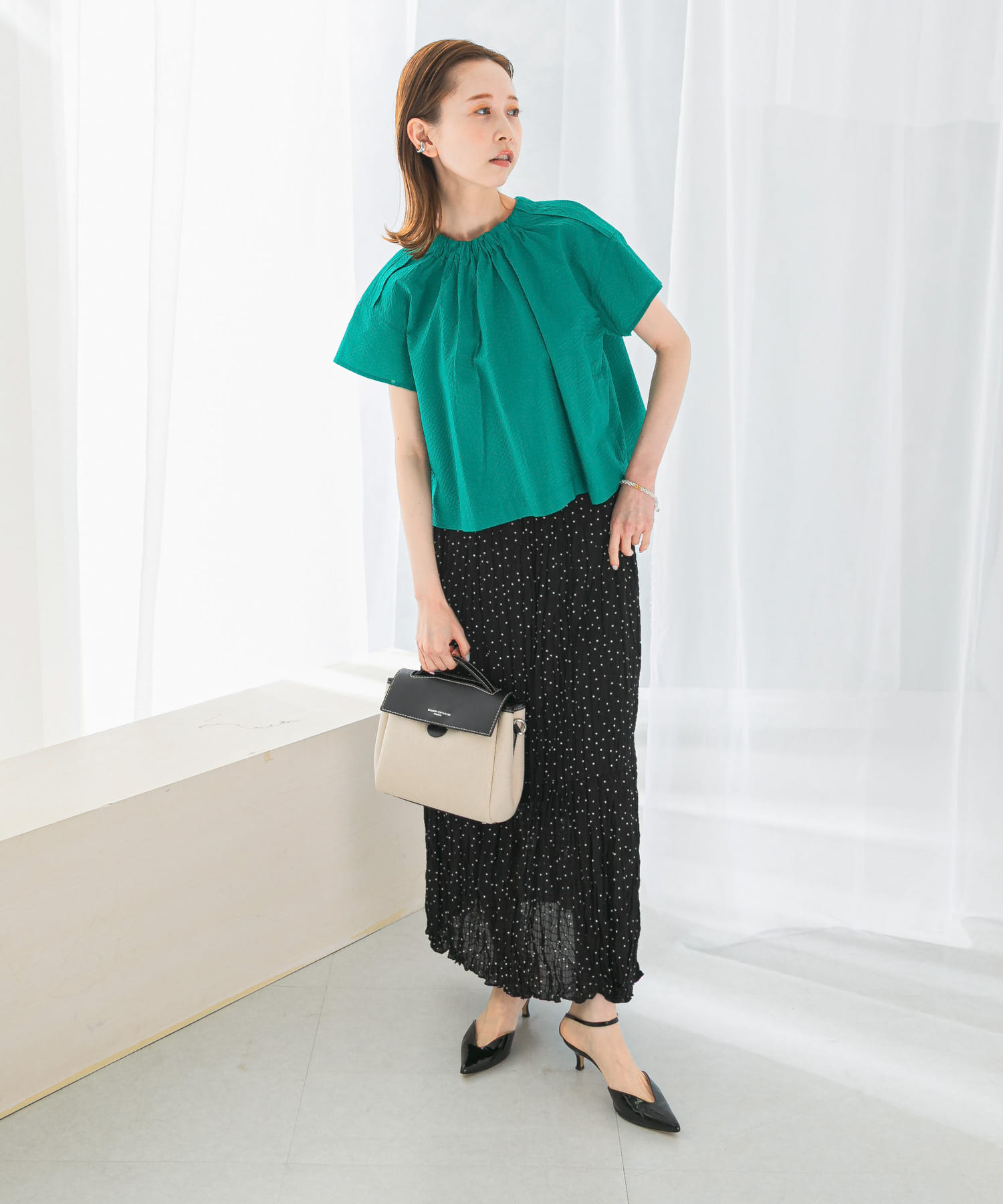 GREEN