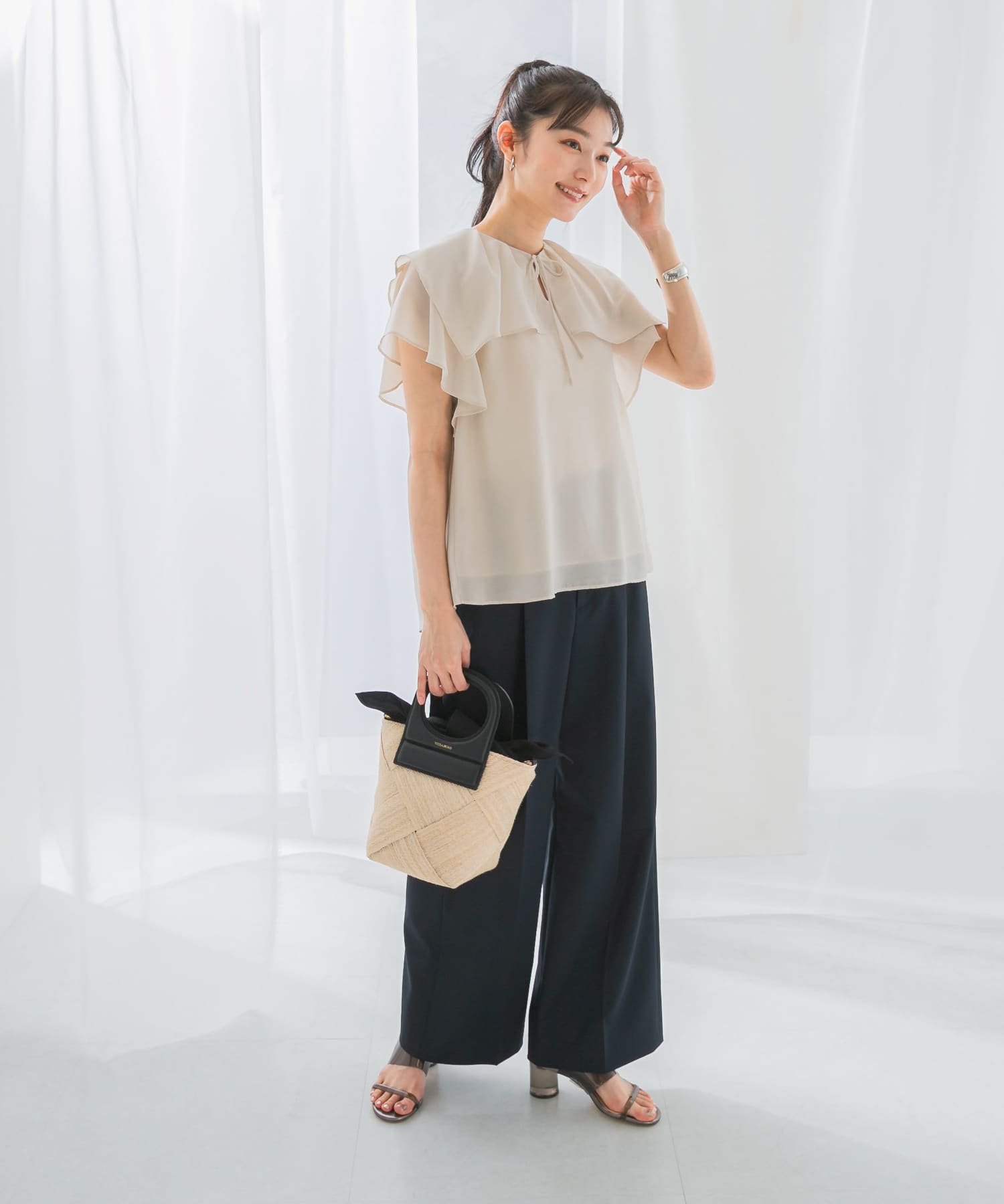 イージーケアフリルブラウス(FREE OFF WHITE): トップス｜URBAN