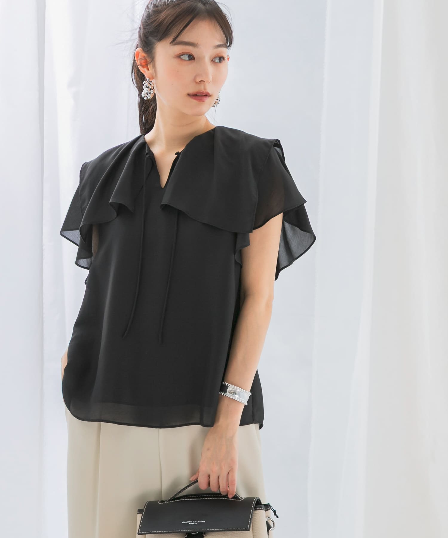 イージーケアフリルブラウス(FREE OFF WHITE): トップス｜URBAN