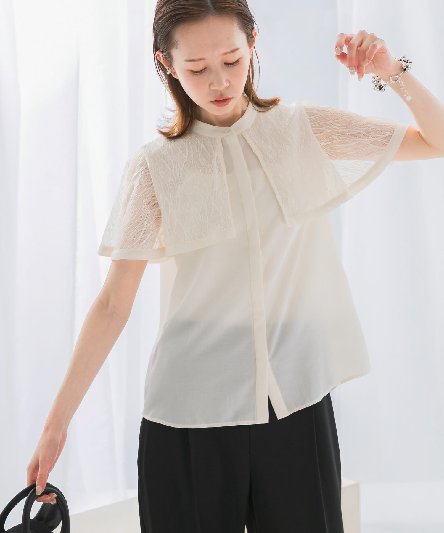 ウォッシャブルレースケープブラウス