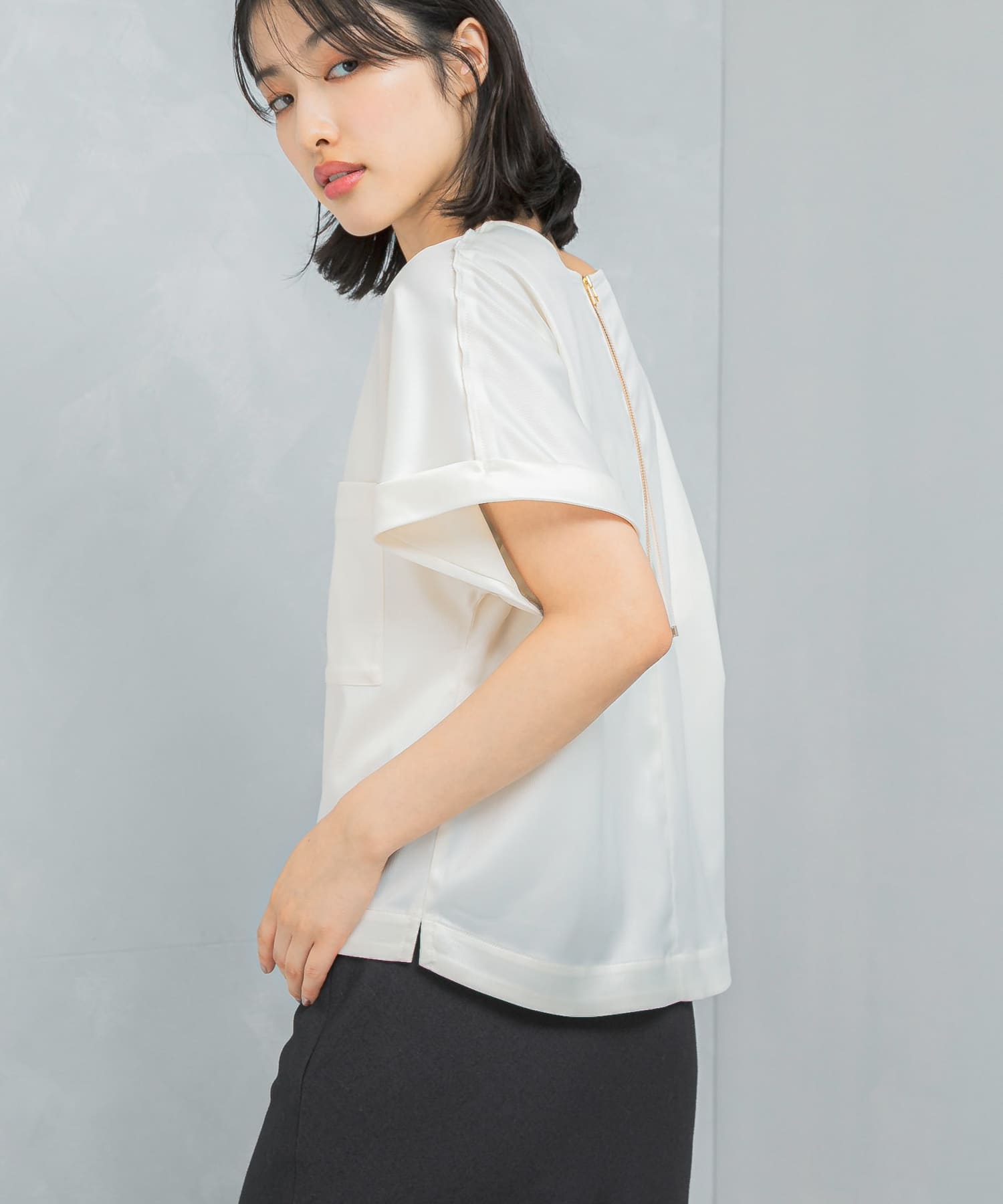 OFF WHITE