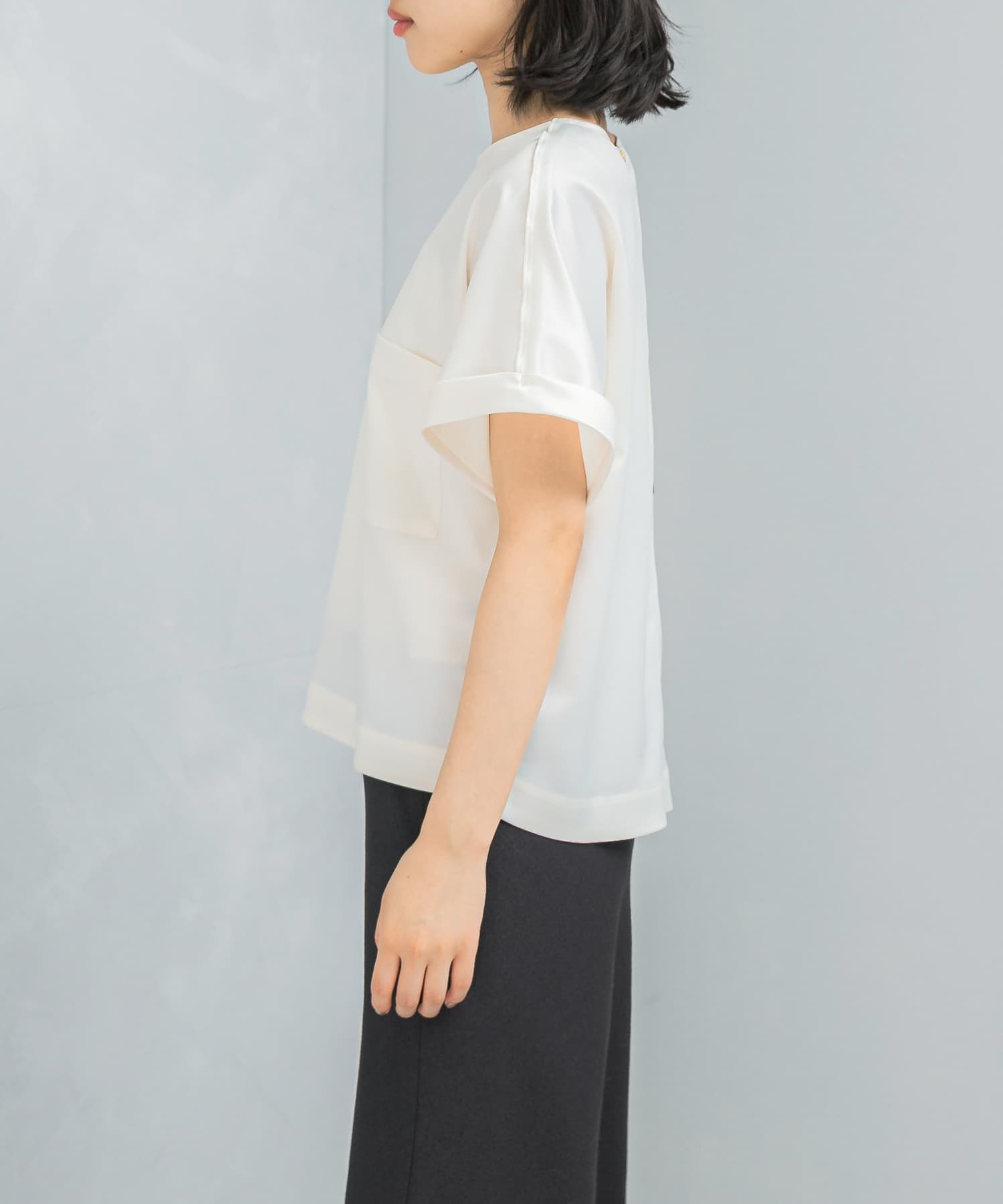 OFF WHITE