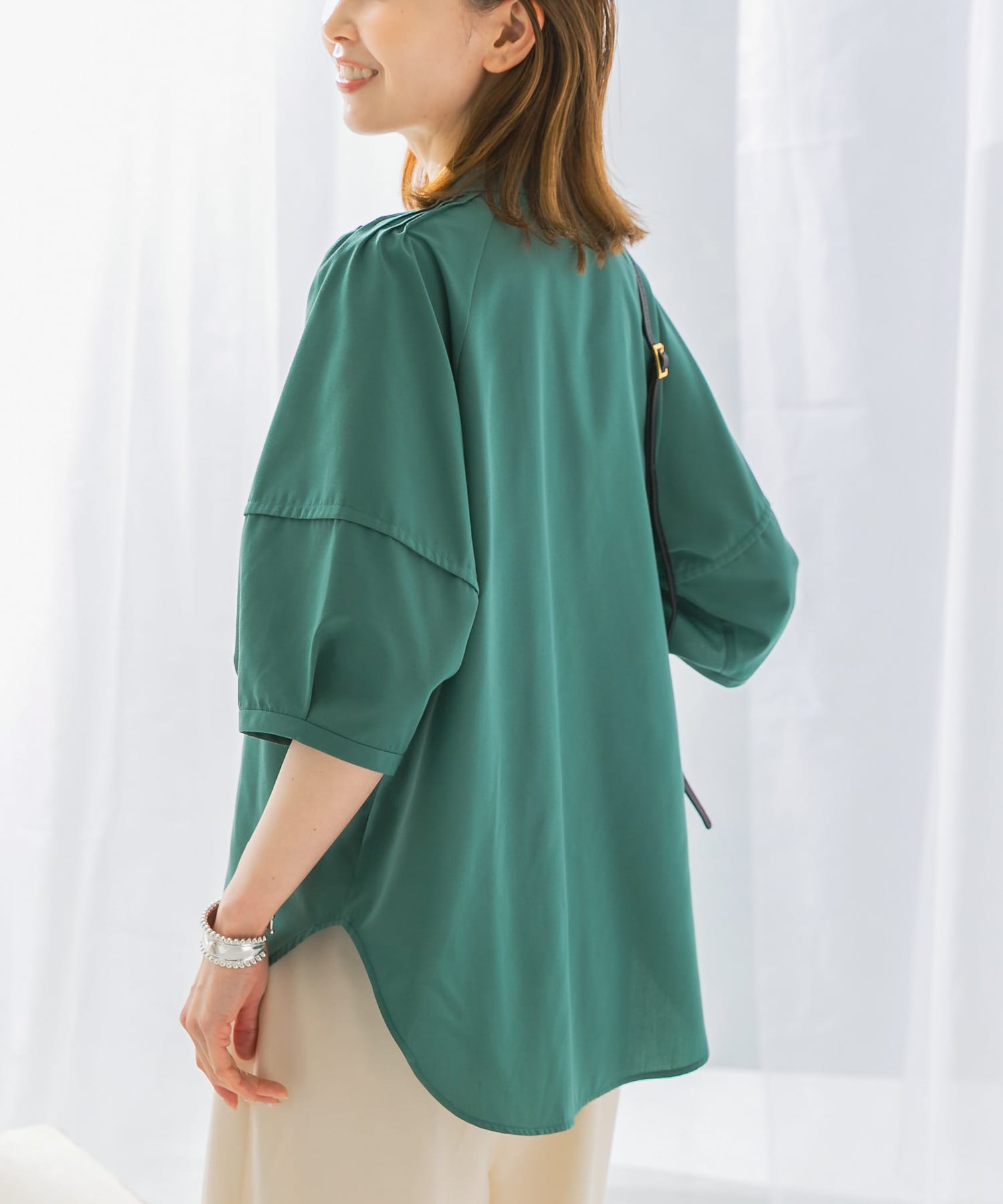 GREEN