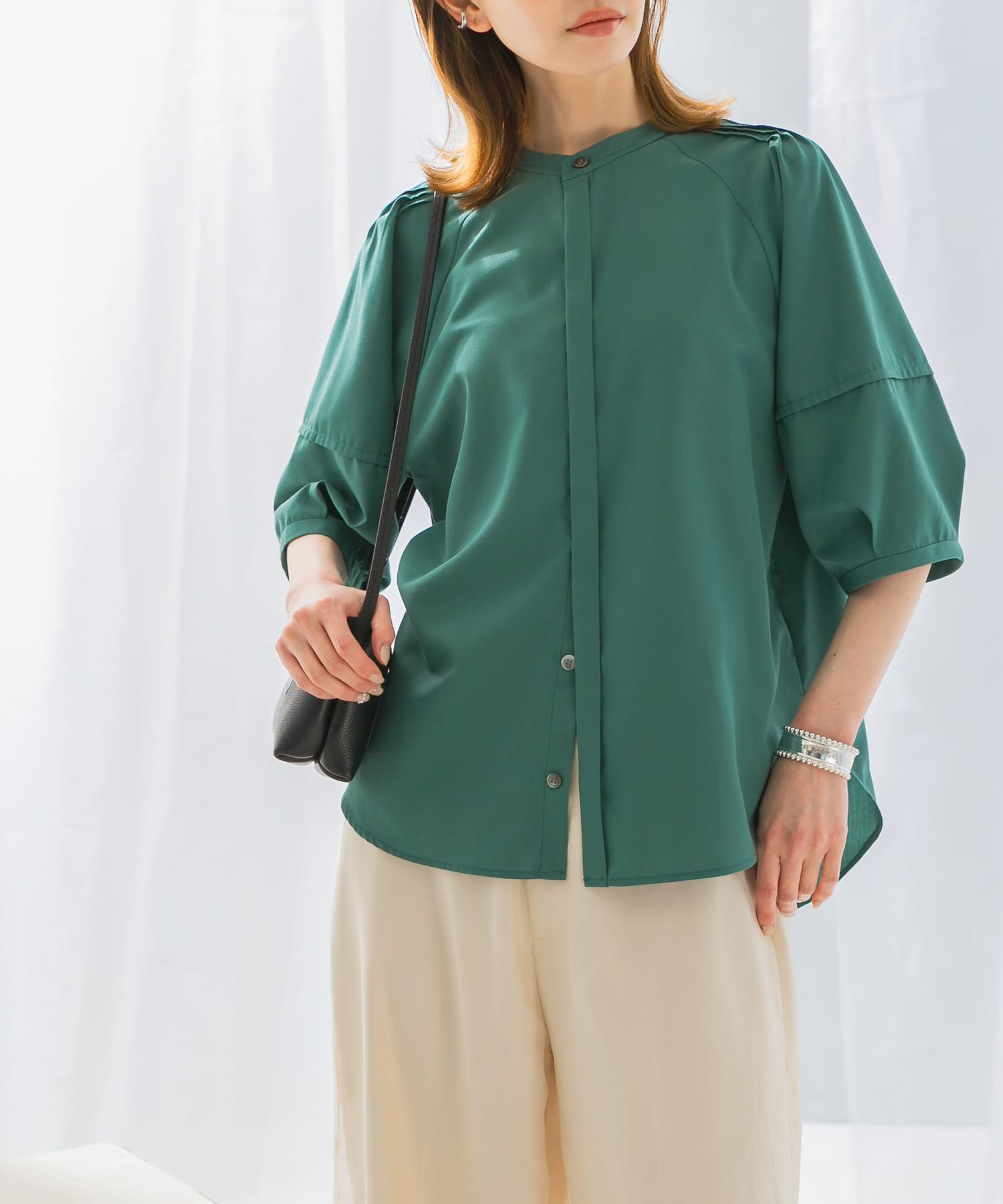 GREEN