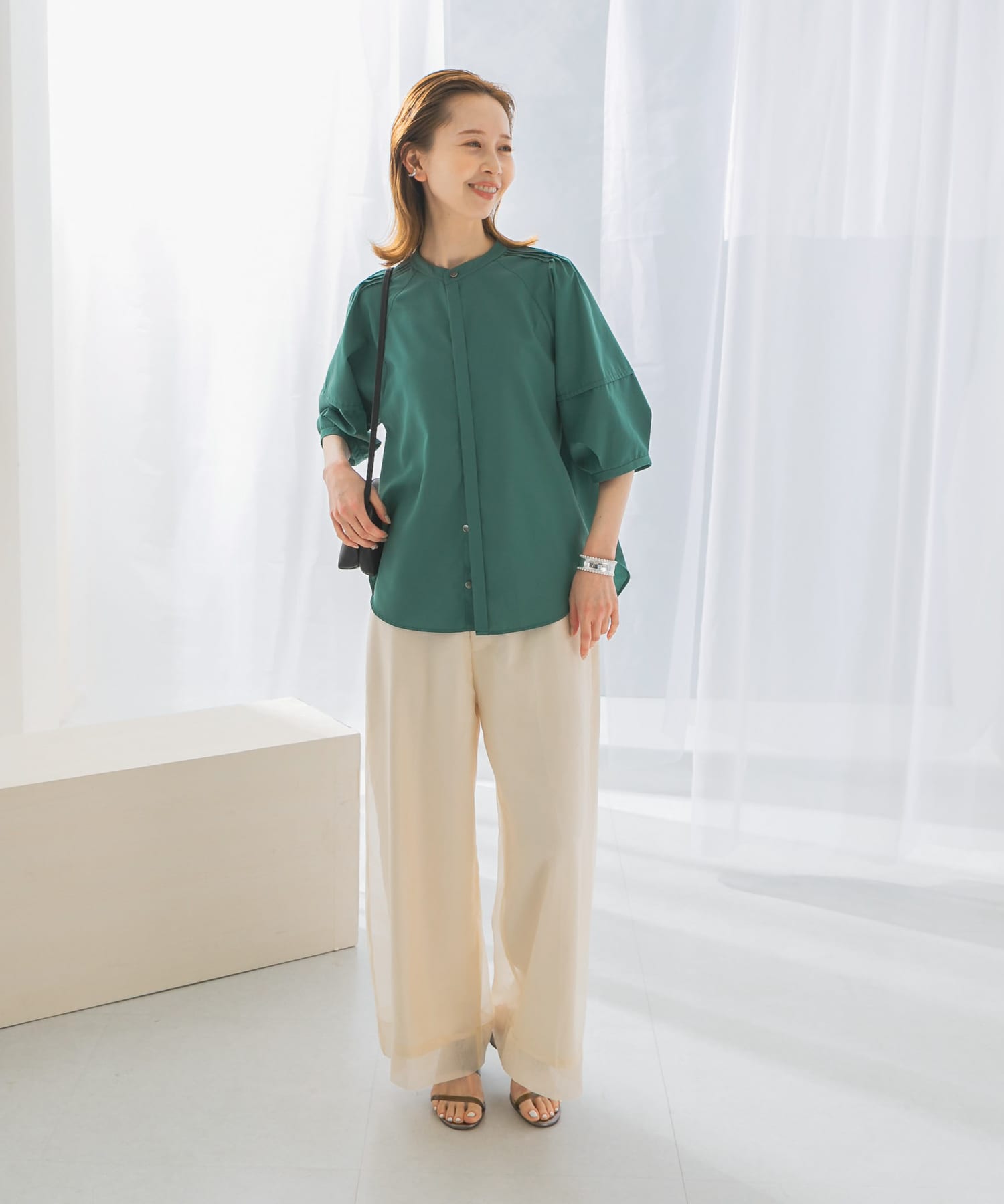 GREEN