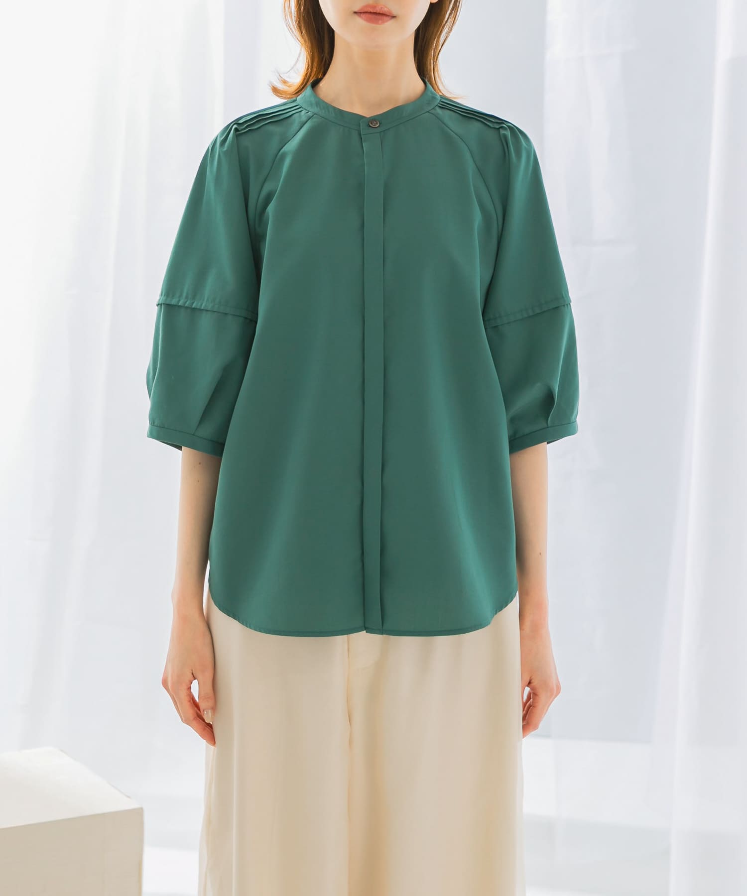 GREEN