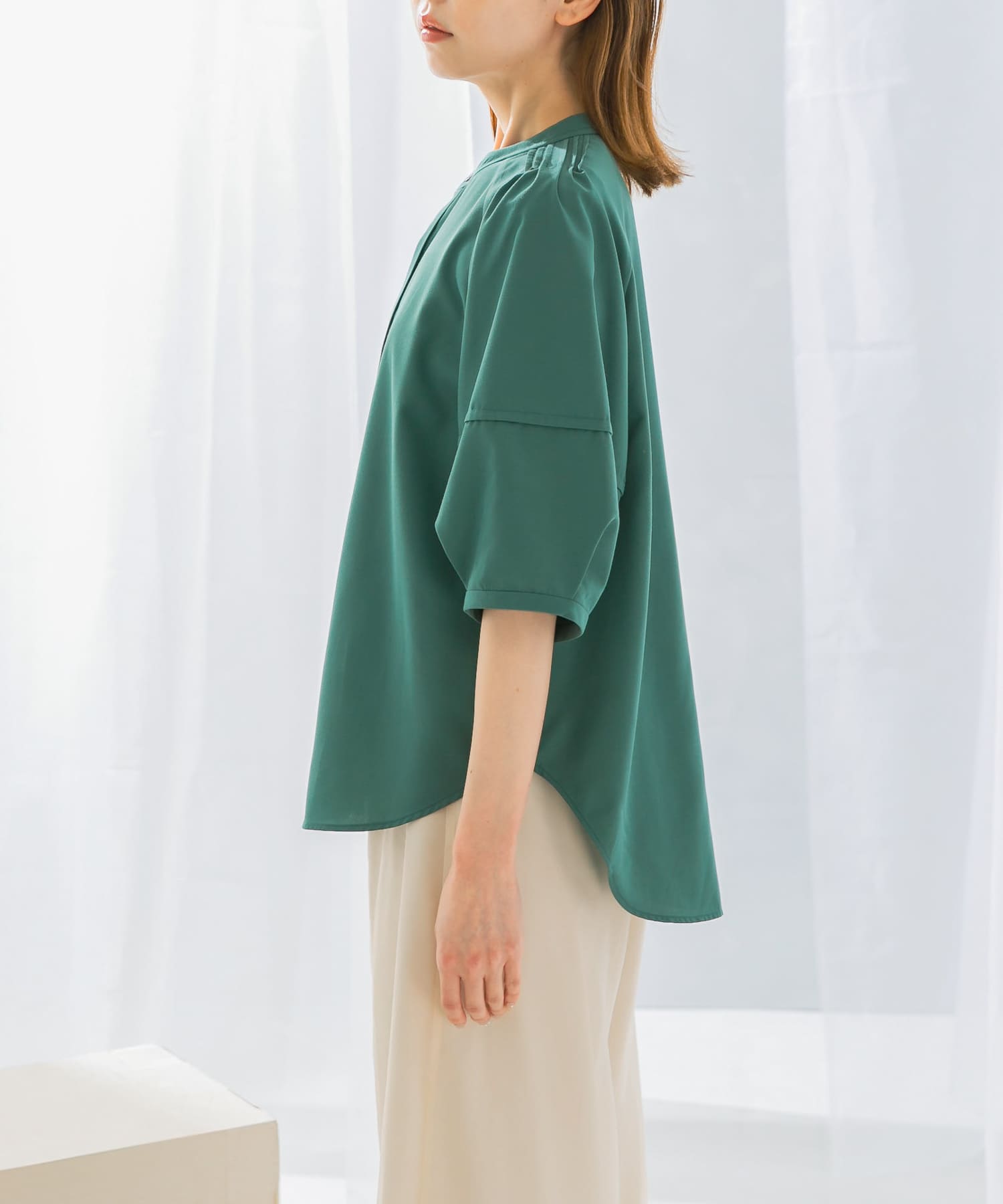 GREEN