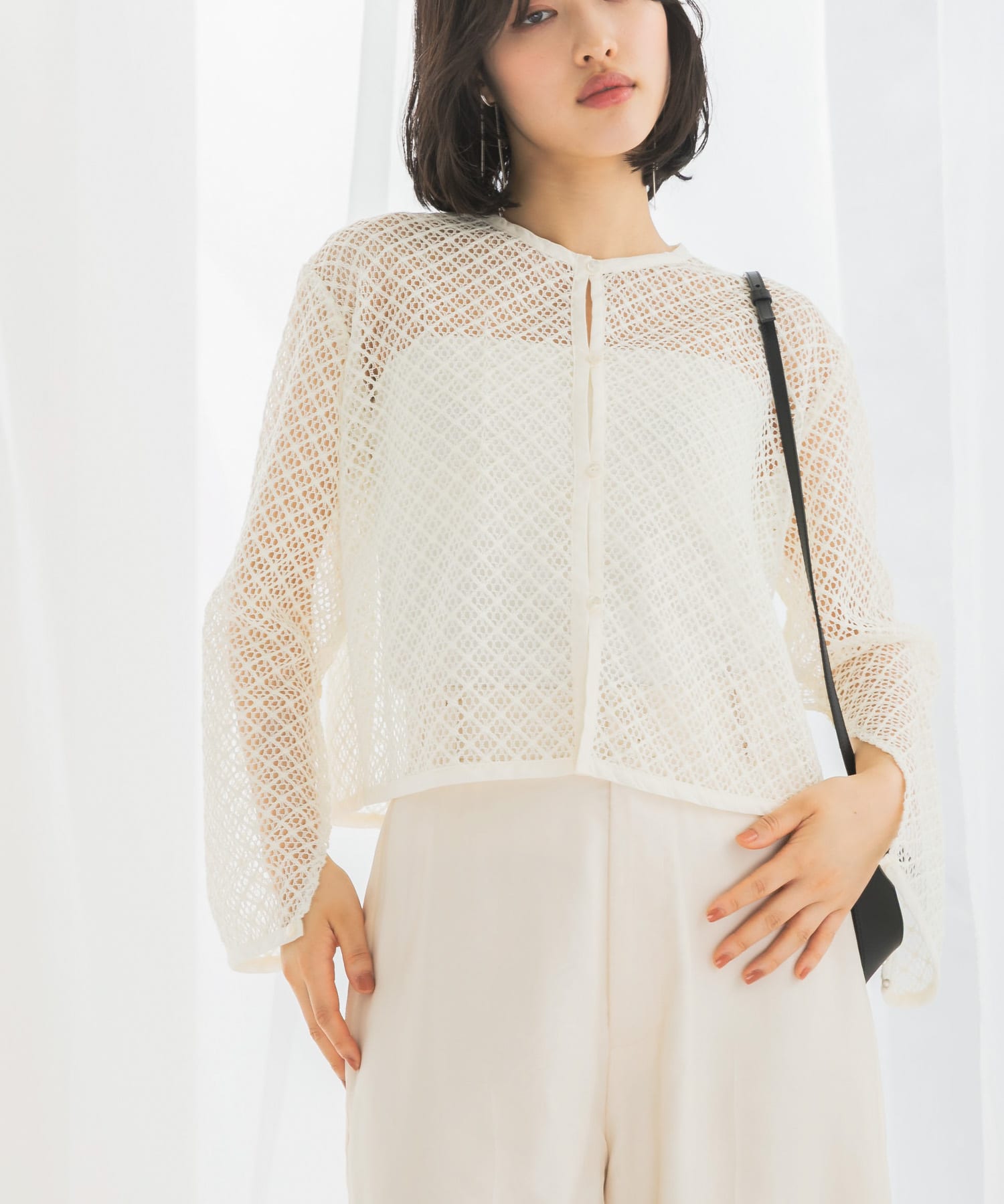 OFF WHITE