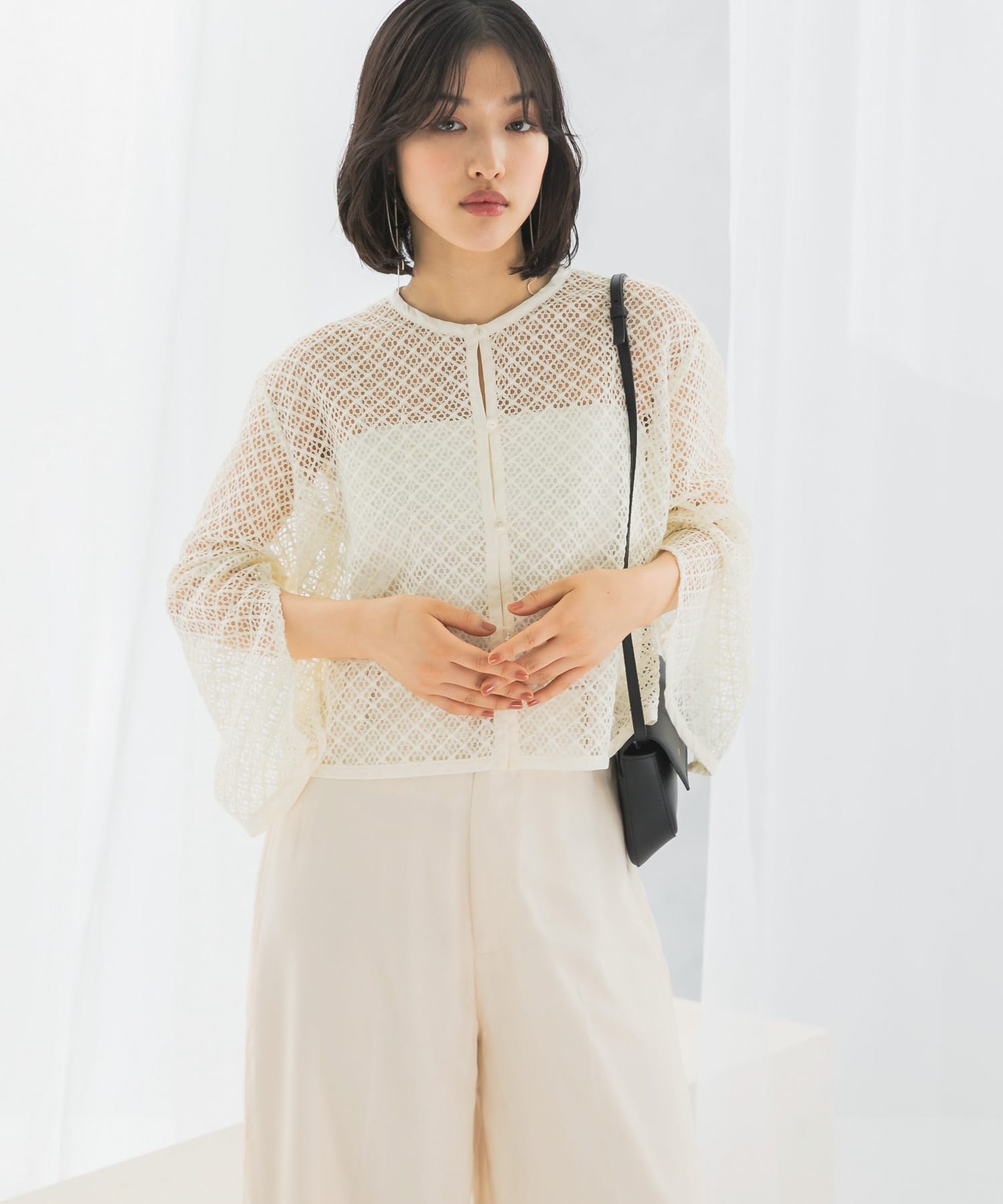 OFF WHITE