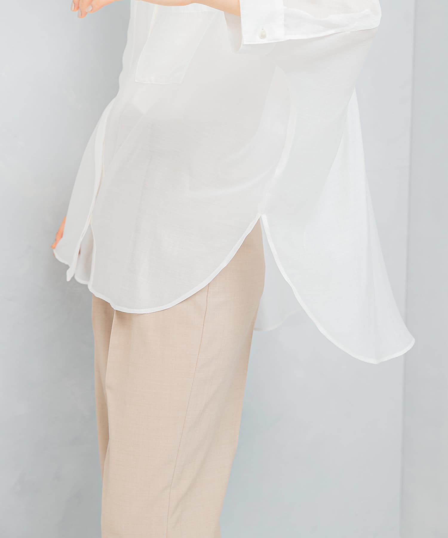 OFF WHITE