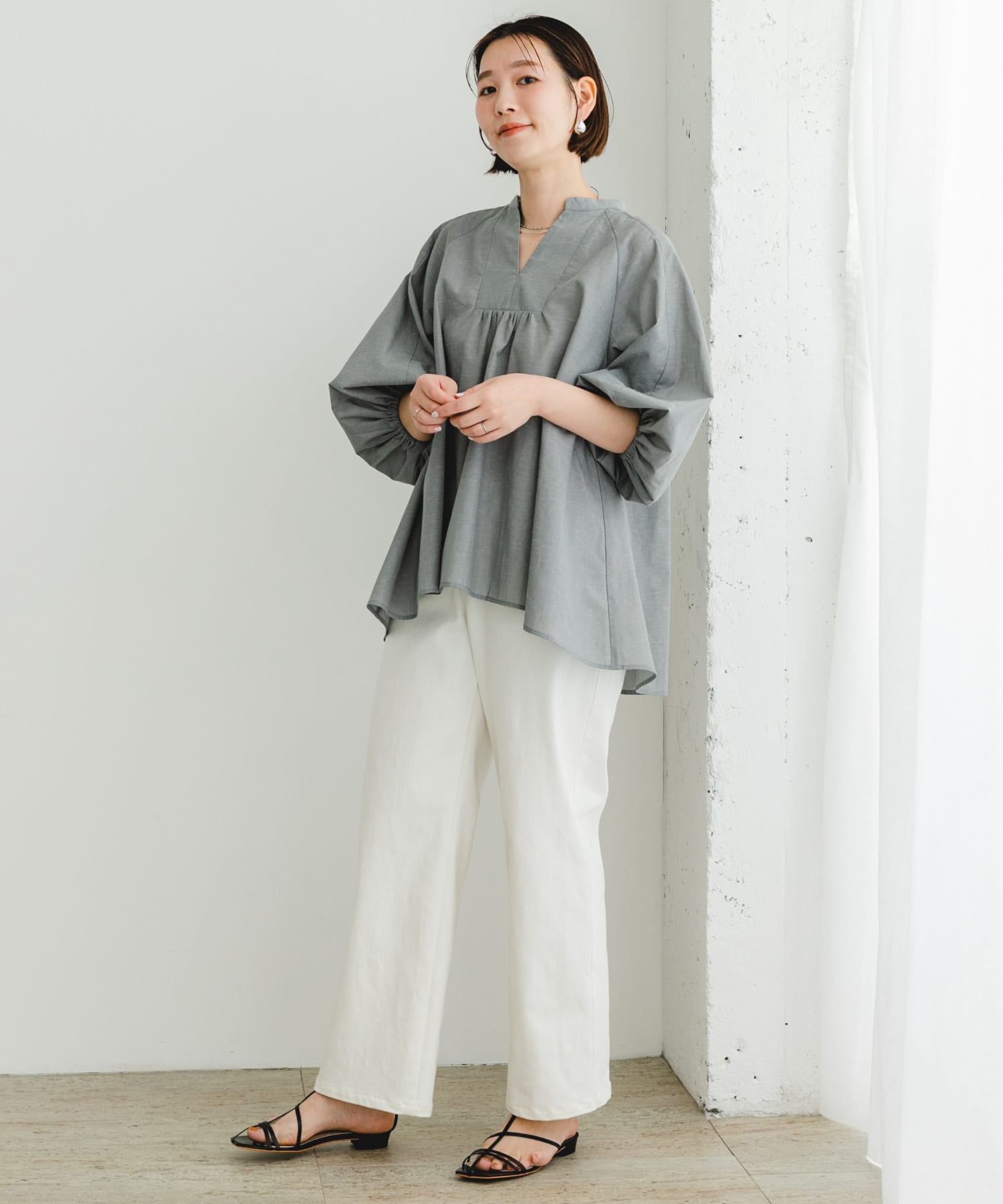 GRAY