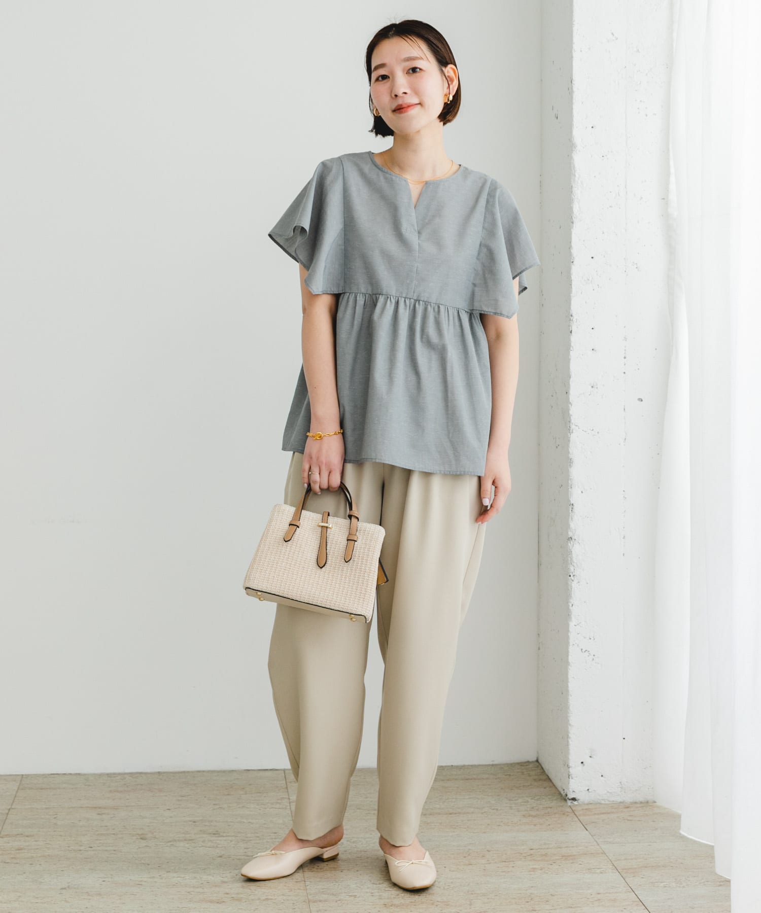 GRAY