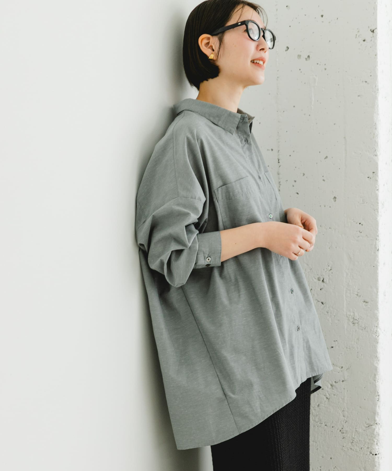 GRAY