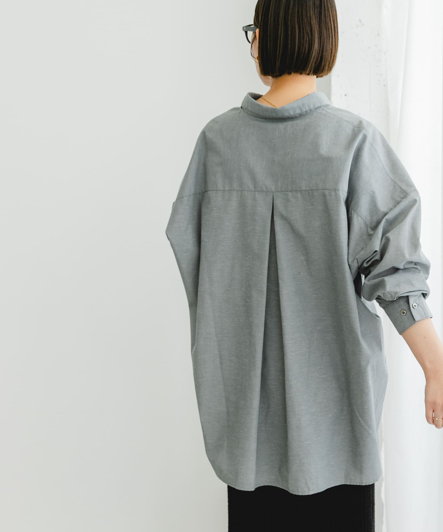 GRAY