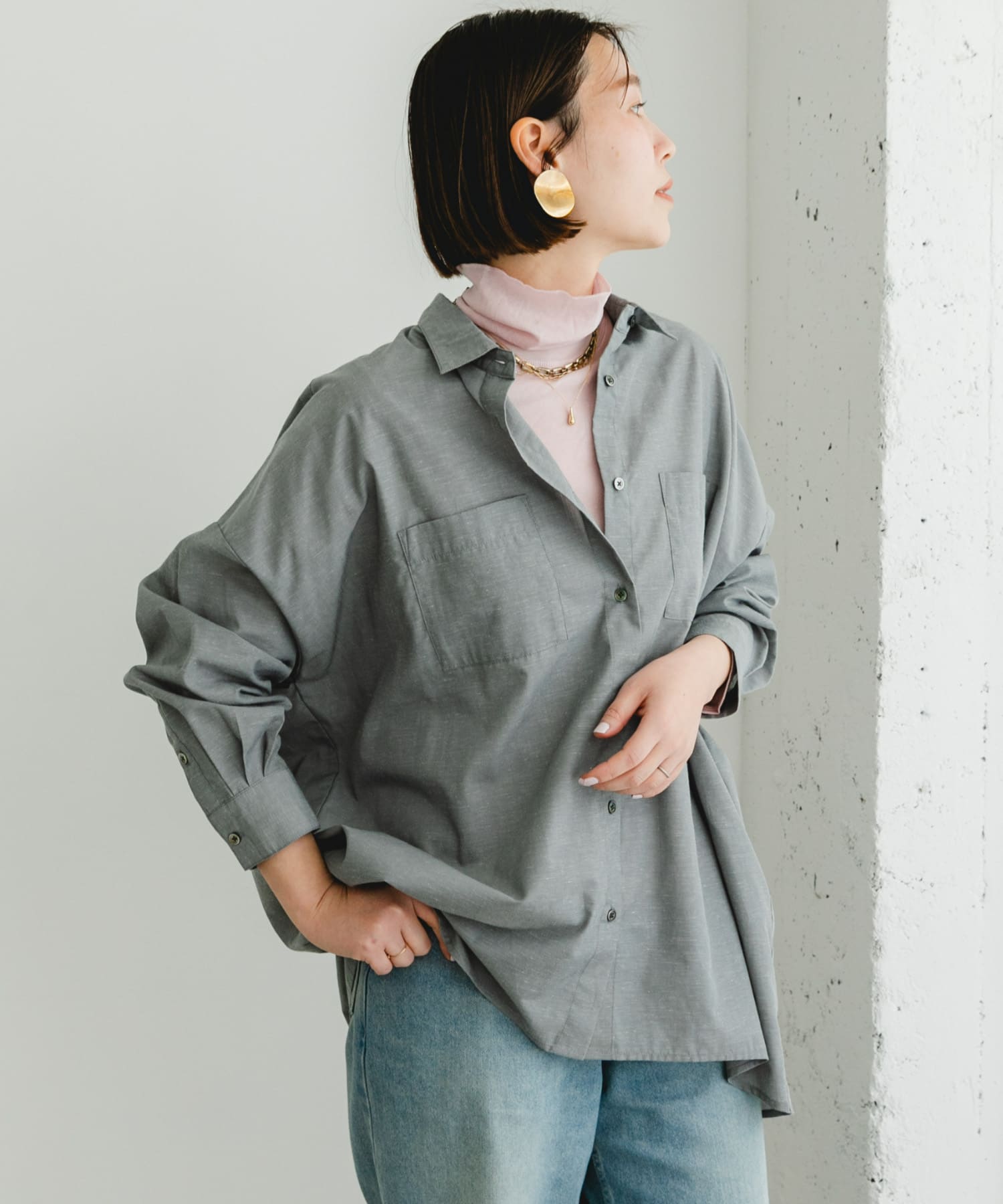 GRAY