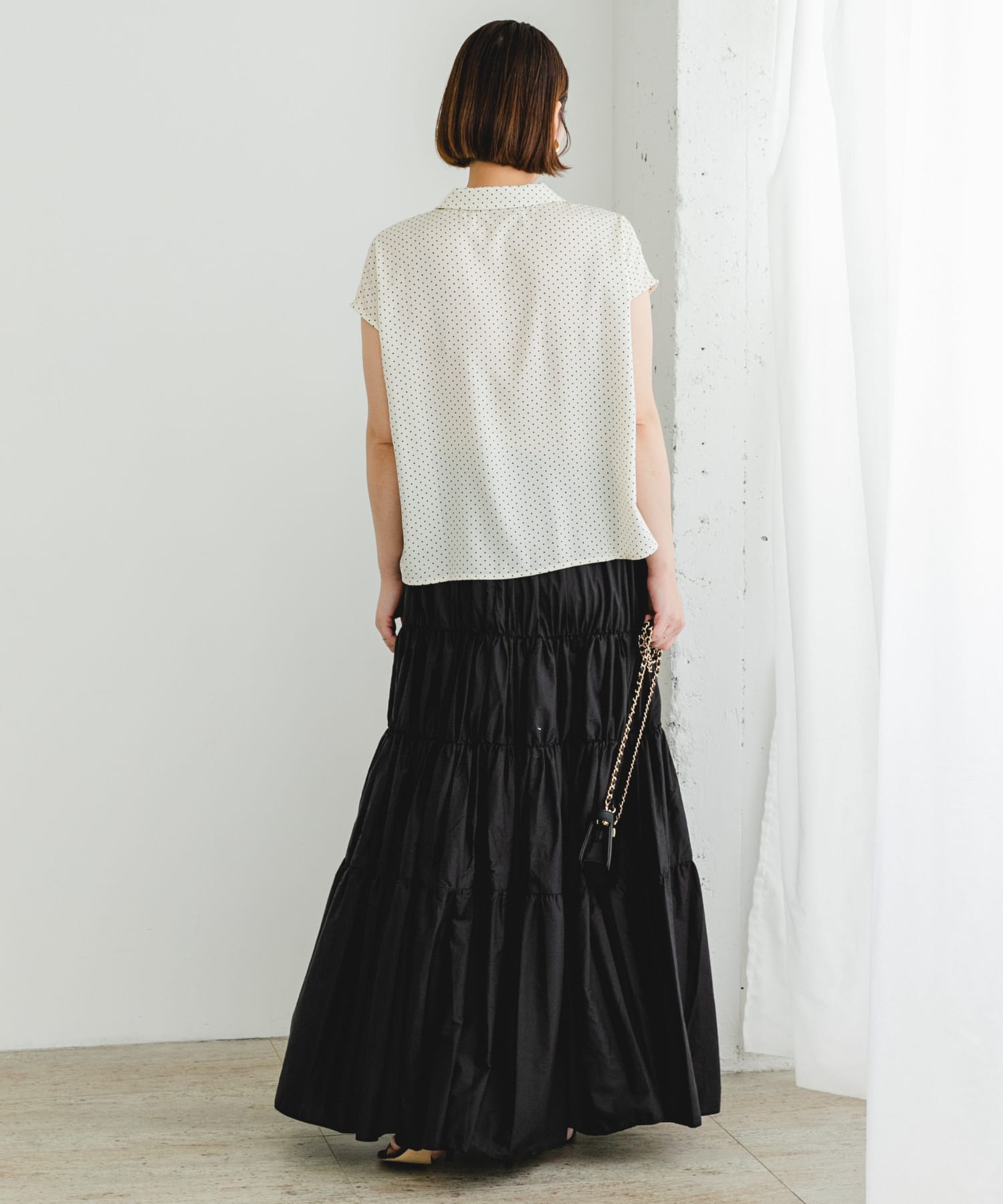 OFF WHITE