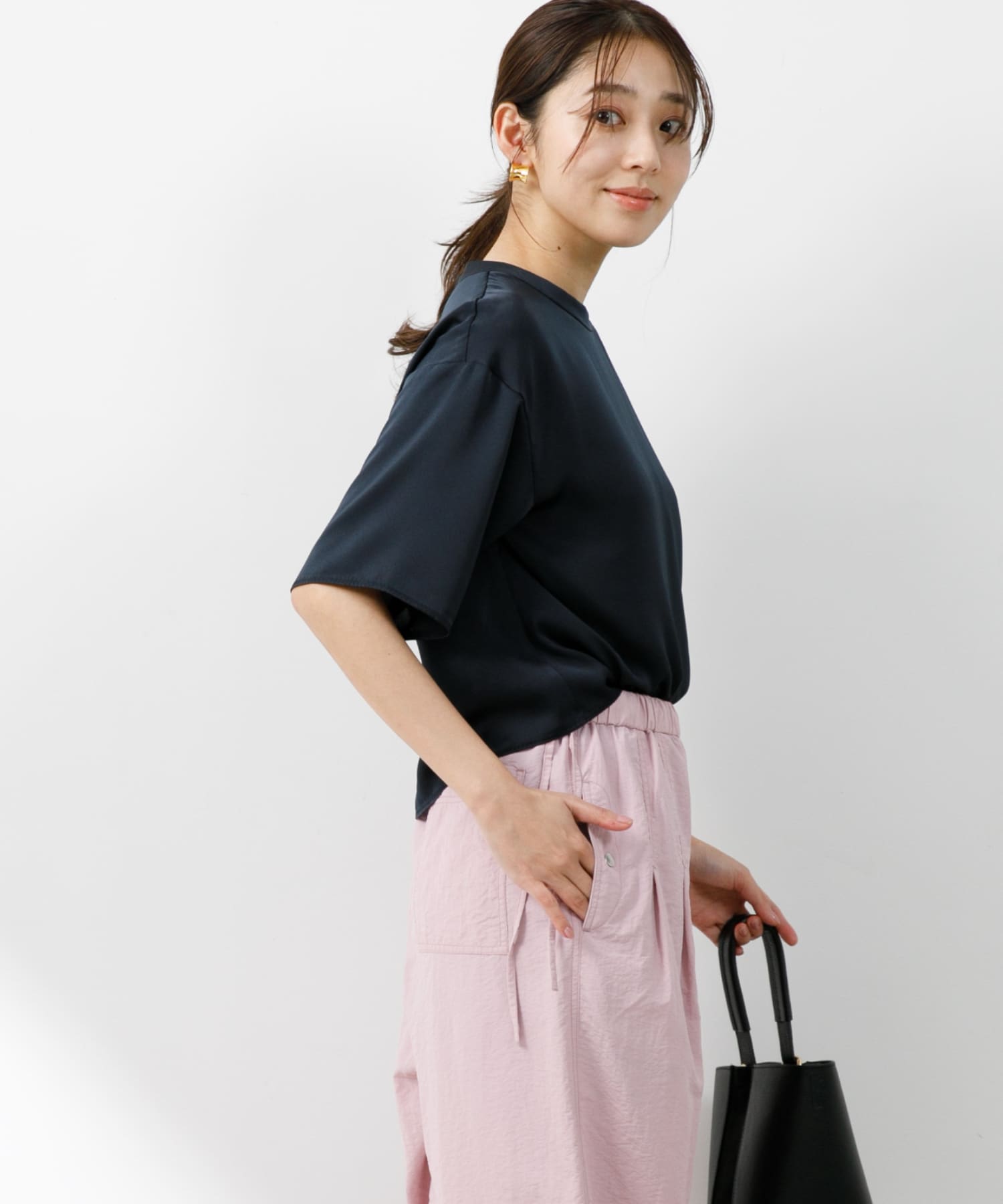 F by ROSSO　ウォッシャブルサテンTシャツ