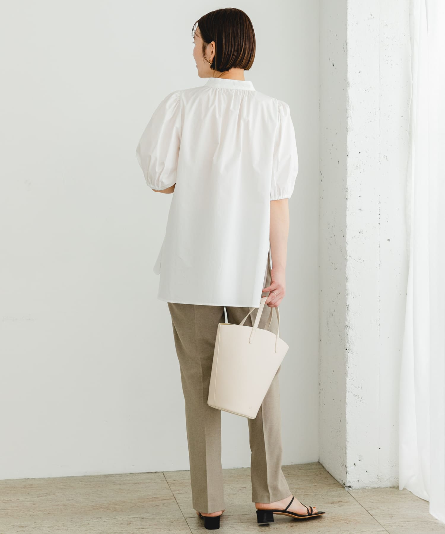 OFF WHITE
