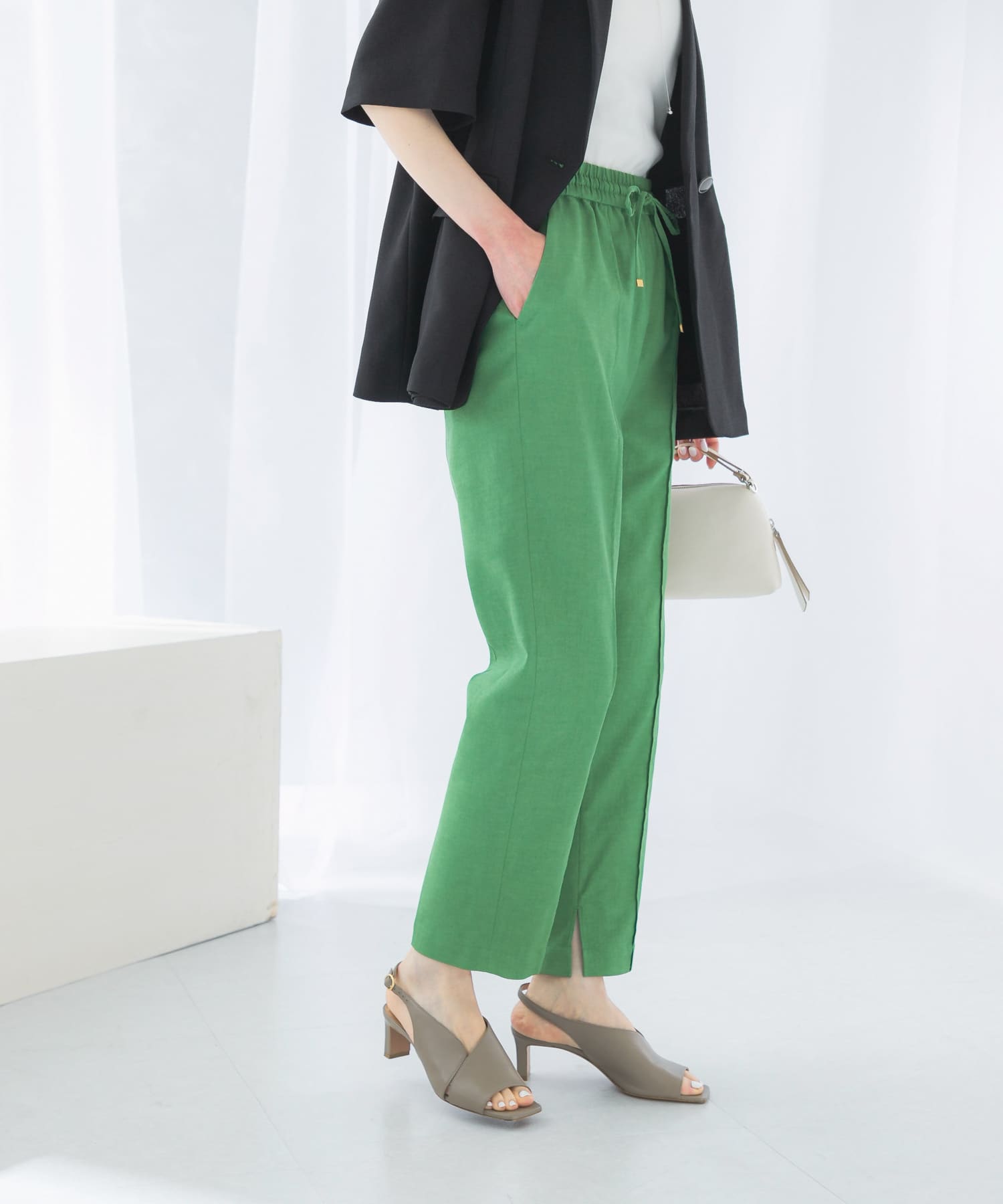 ウォッシャブルイージーテーパードパンツ