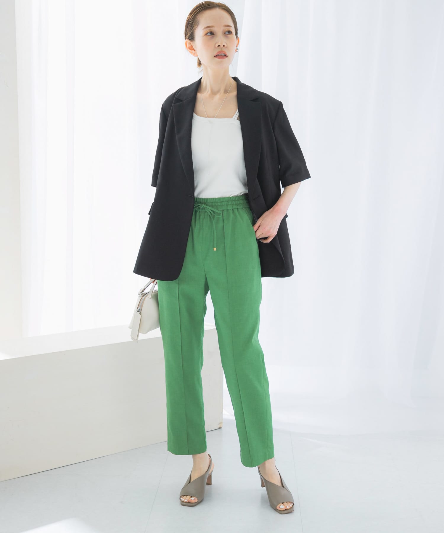 GREEN