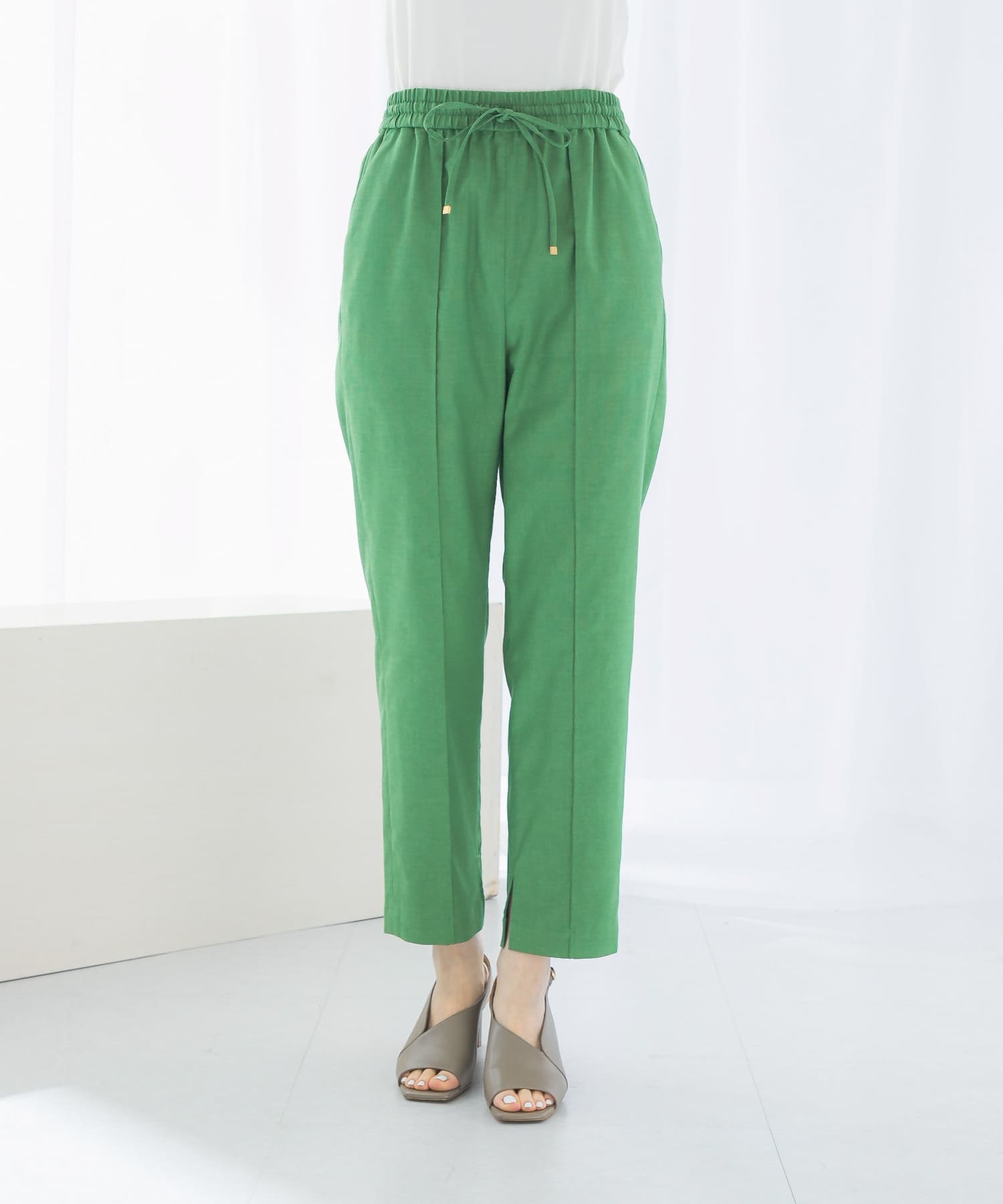 GREEN