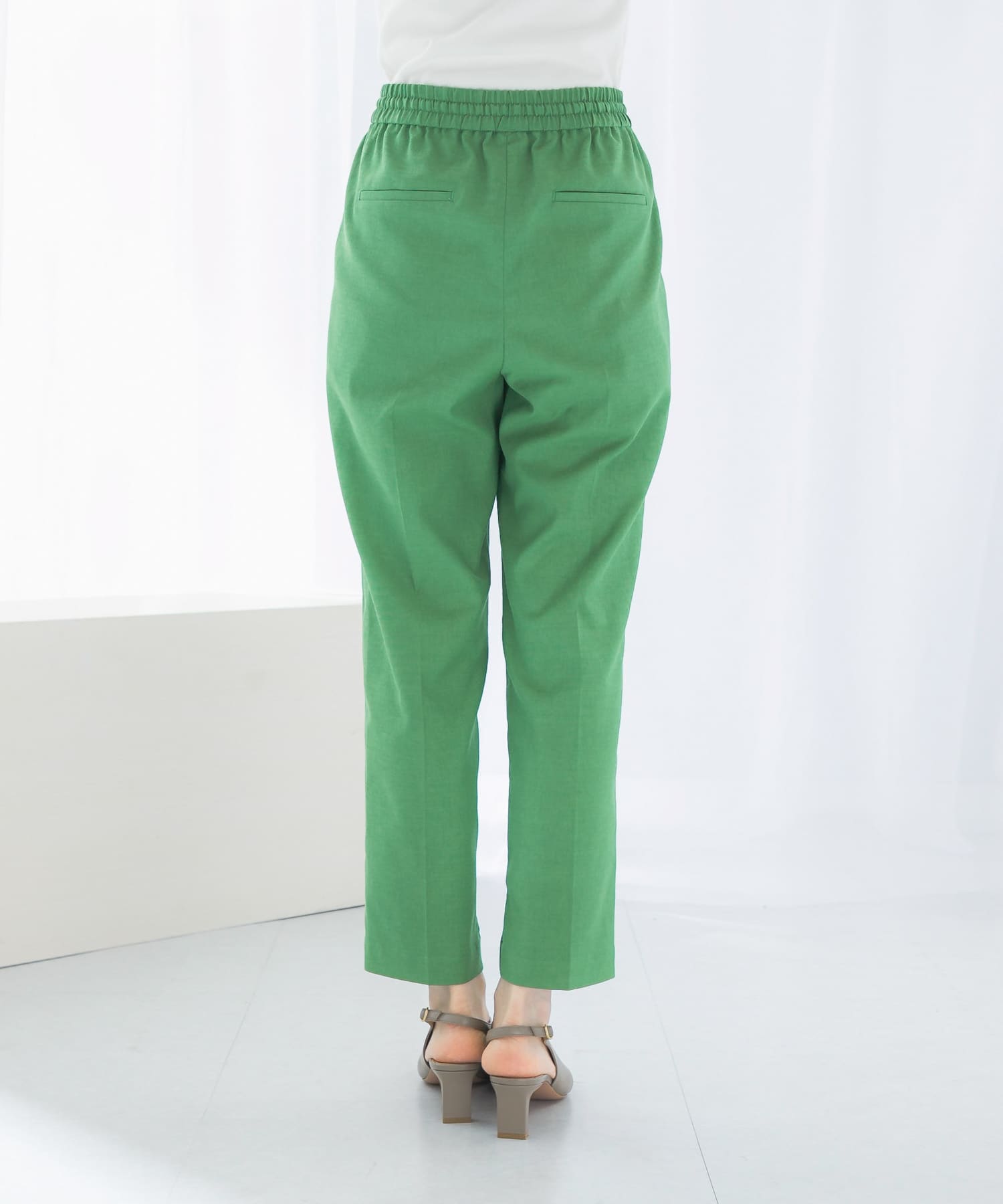GREEN